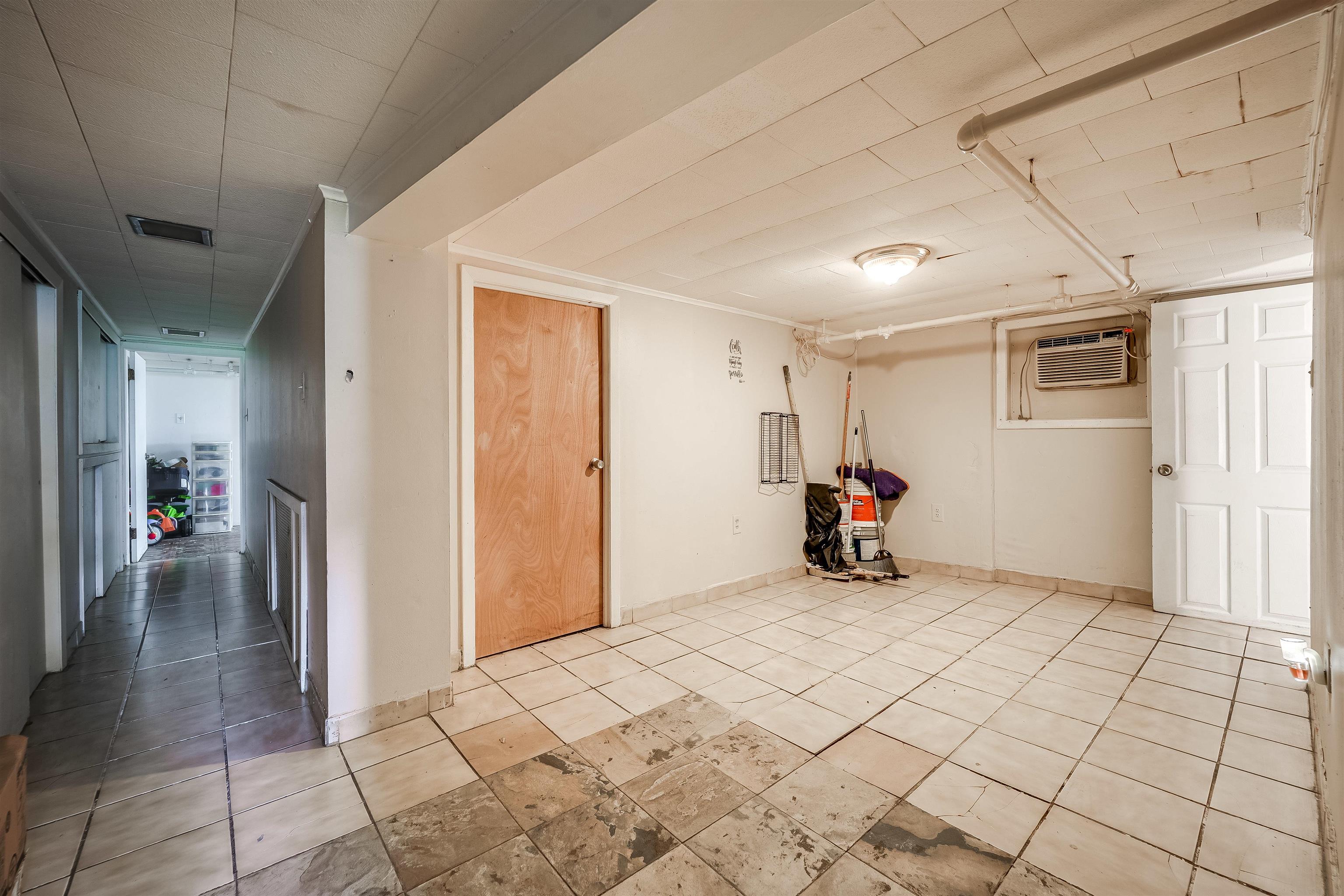 215 CATOR AVE