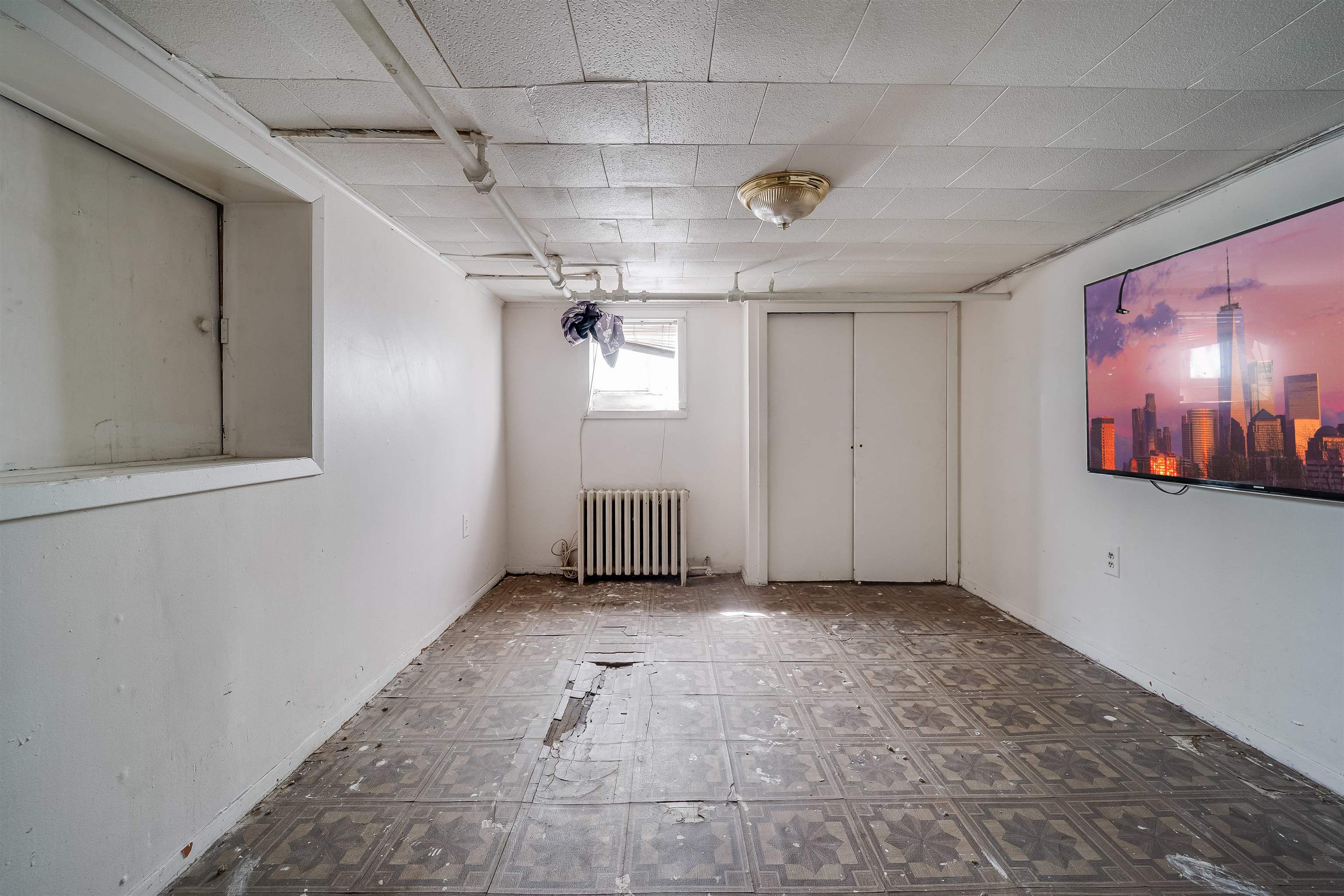 215 CATOR AVE