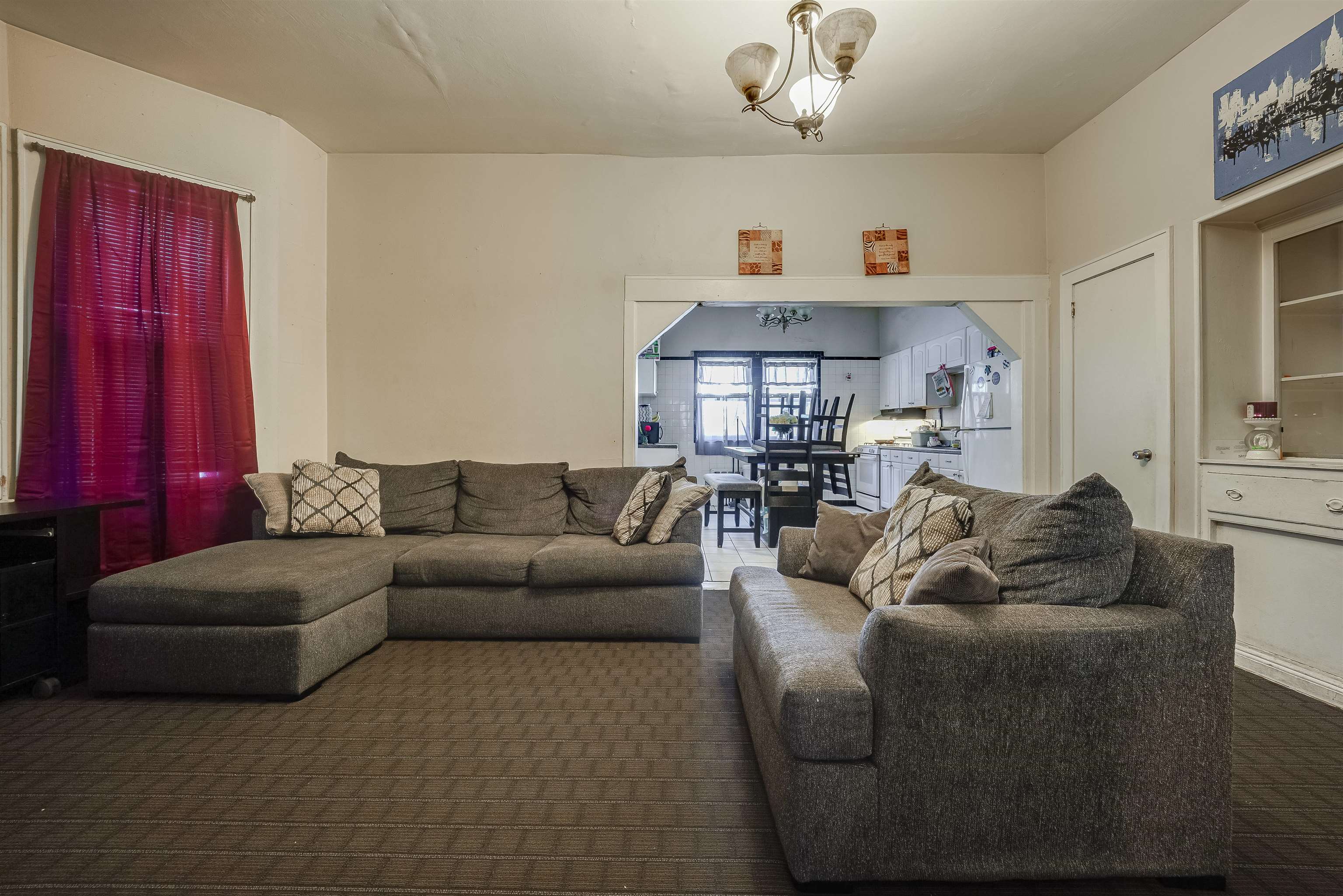 215 CATOR AVE
