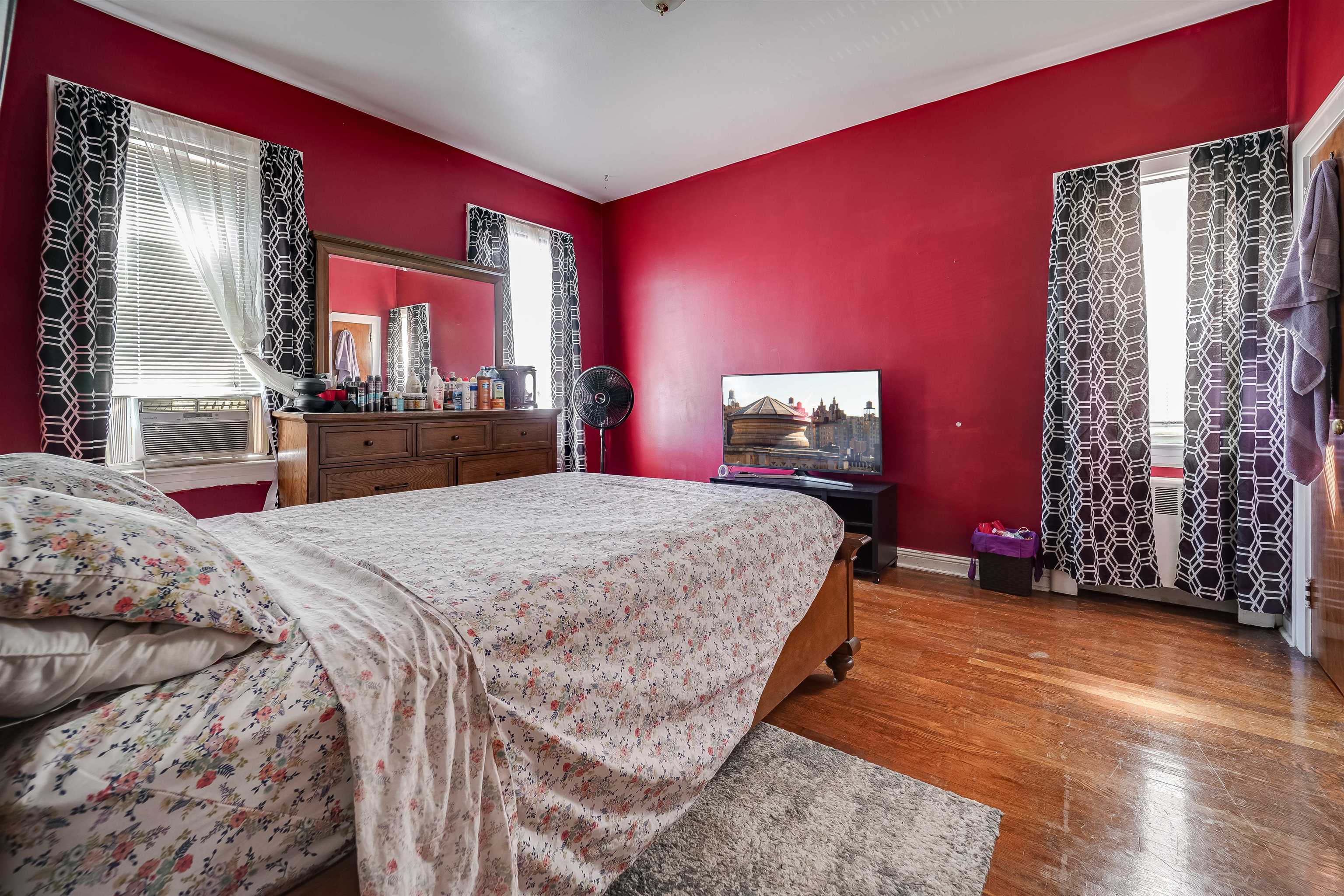 215 CATOR AVE