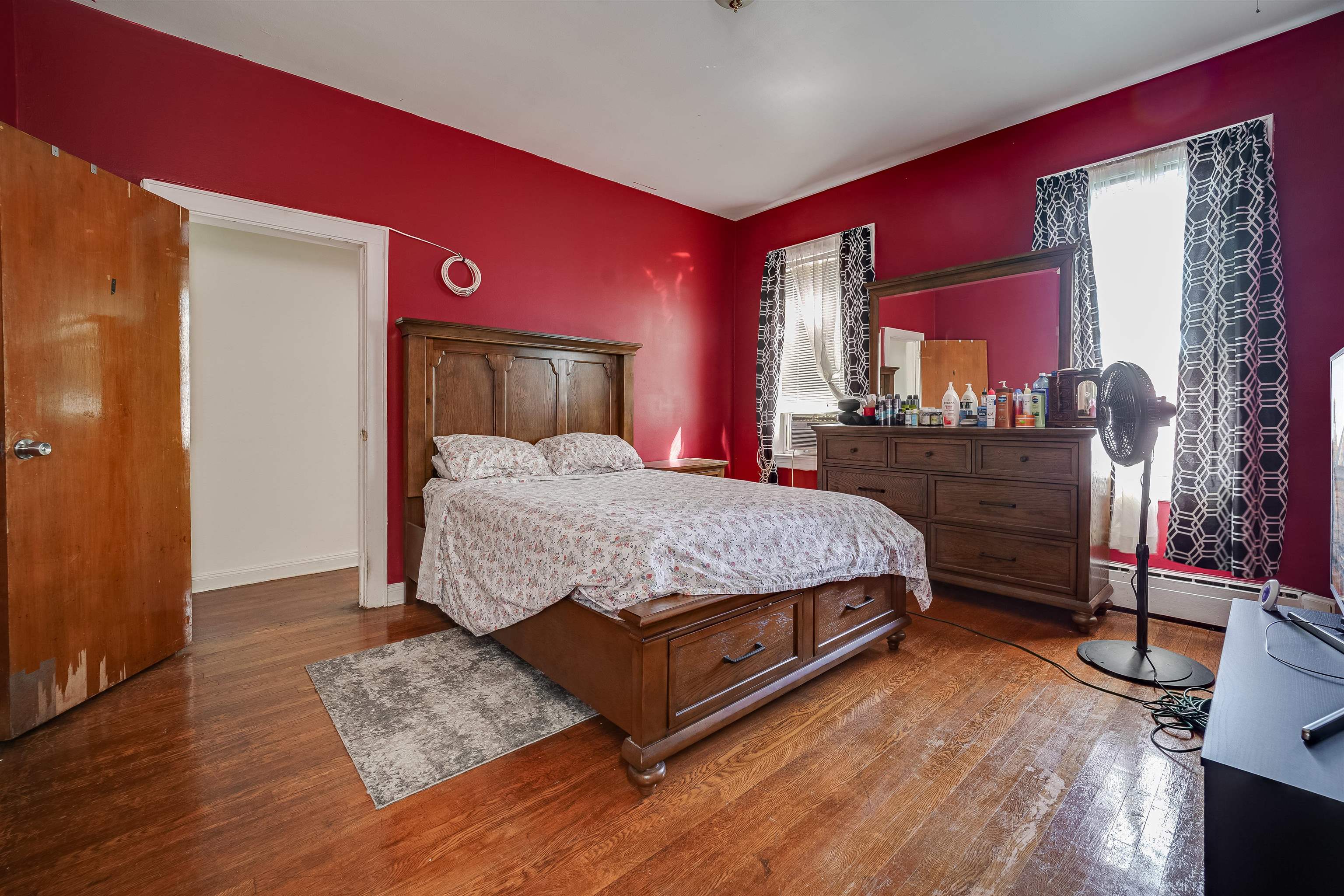 215 CATOR AVE