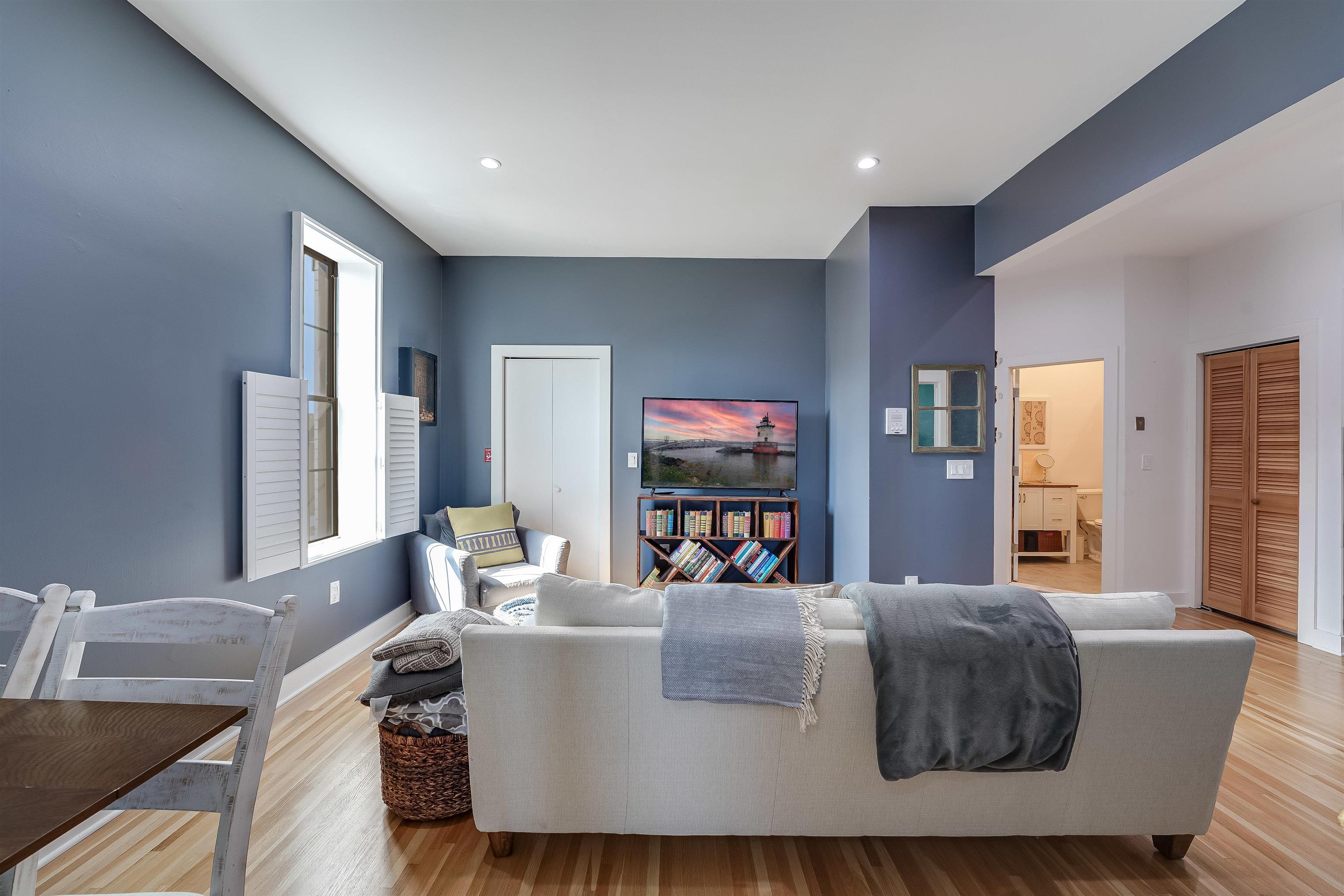 801 WILLOW AVE Unit 5R