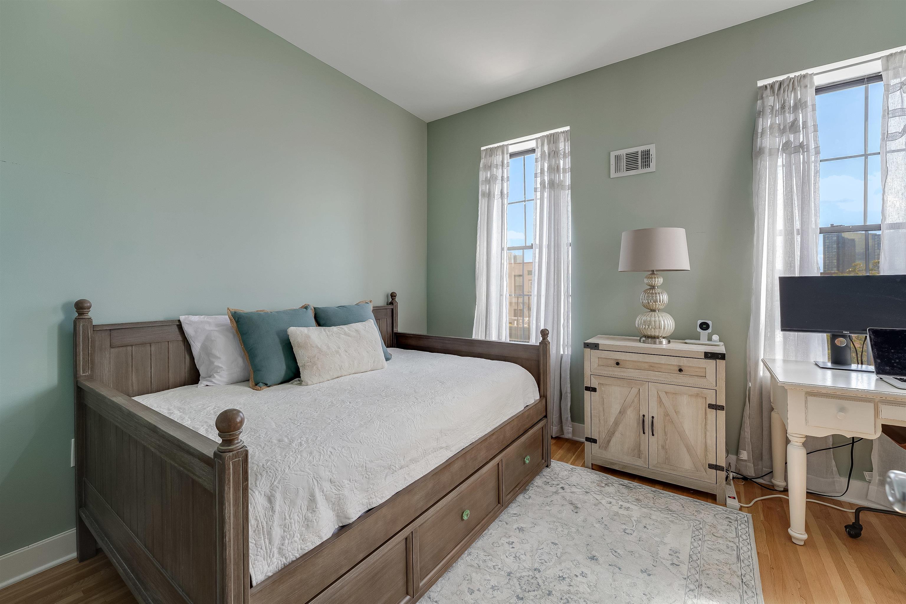 801 WILLOW AVE Unit 5R