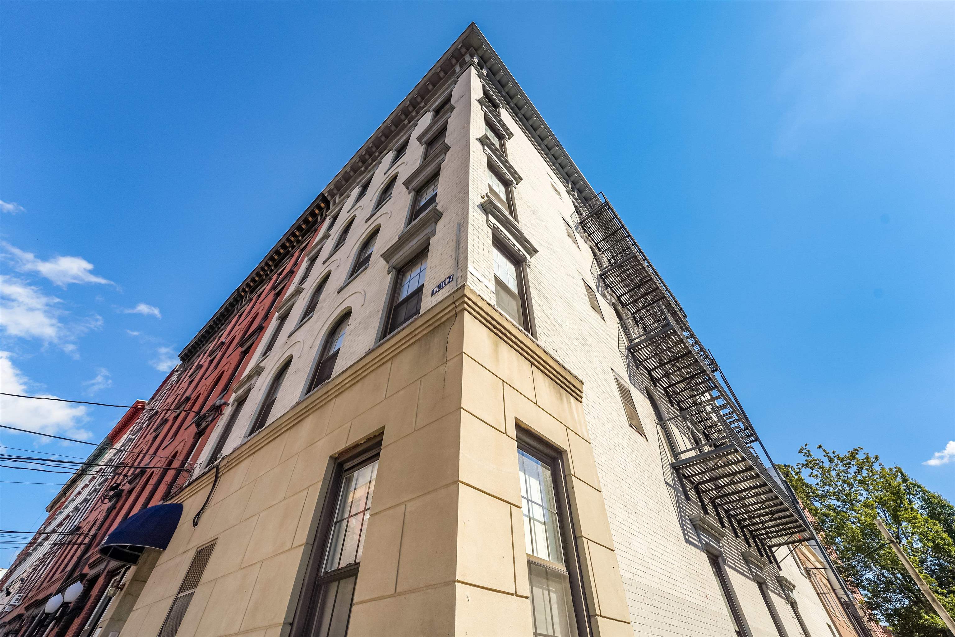 801 WILLOW AVE Unit 5R
