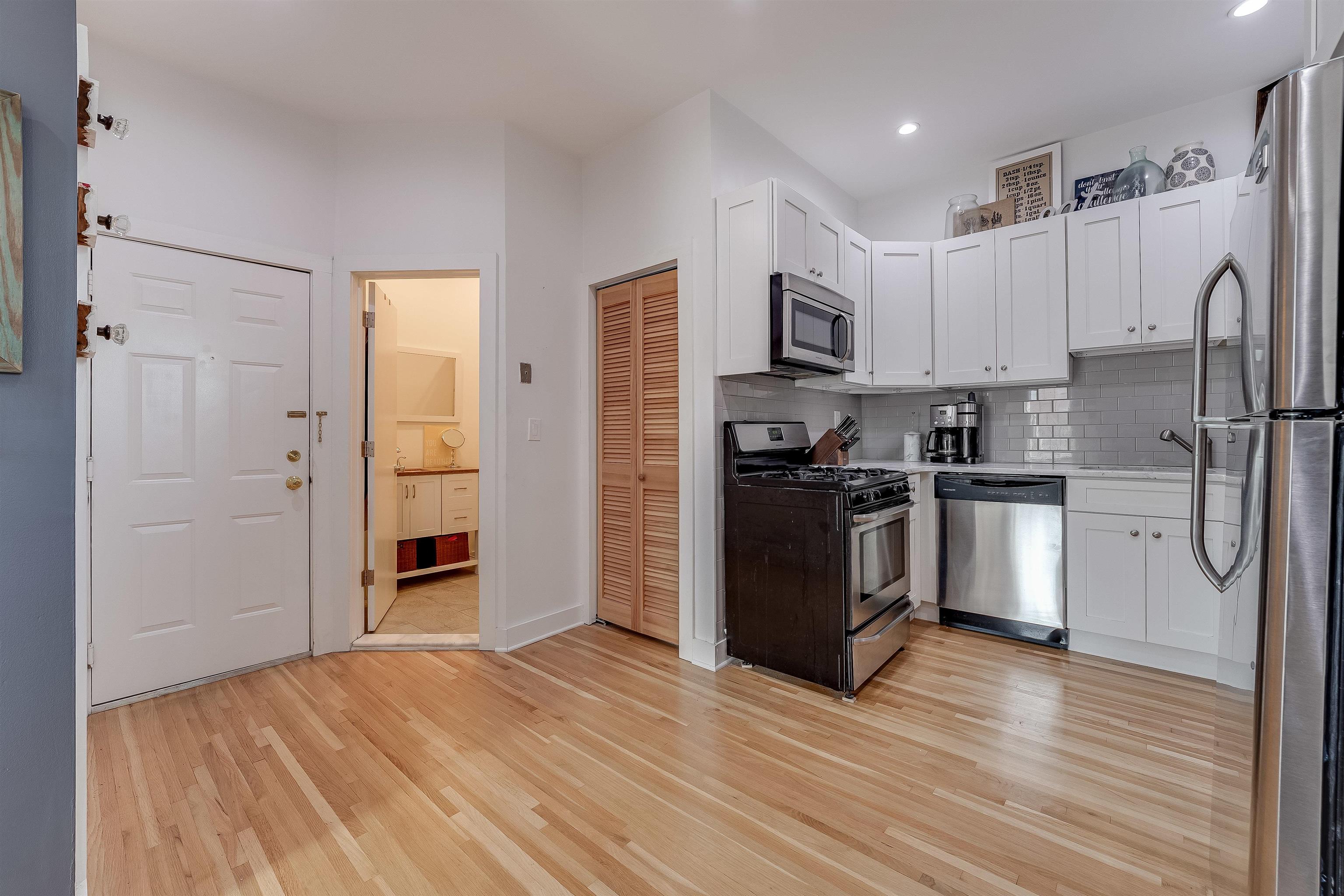 801 WILLOW AVE Unit 5R