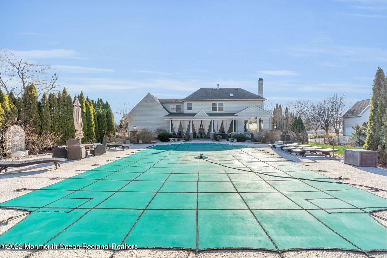 40 Round Hill Drive
