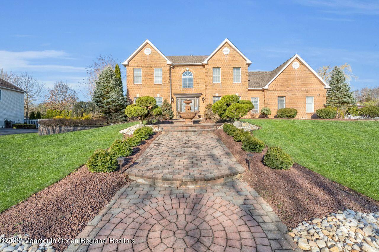 40 Round Hill Drive