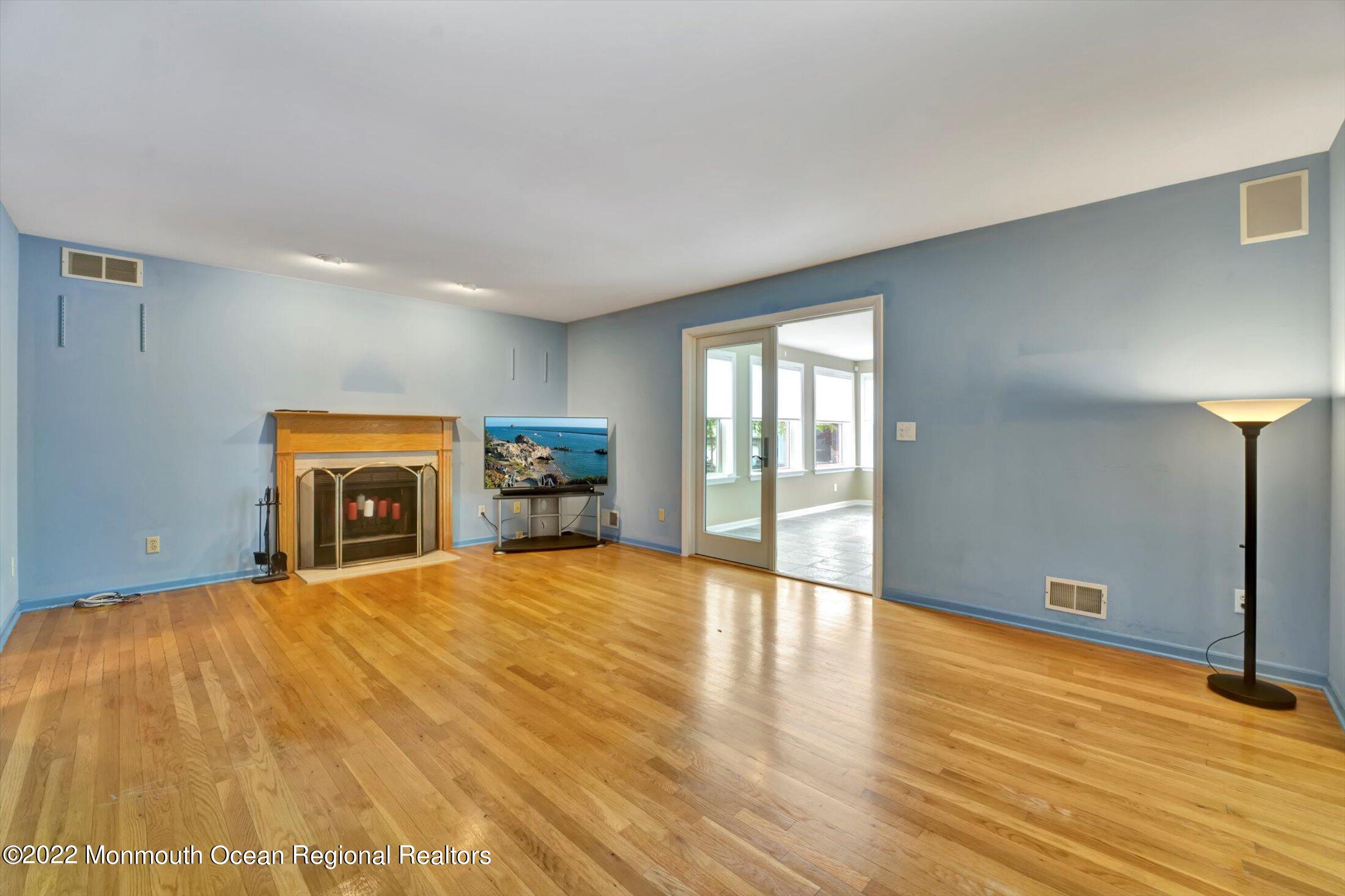 284 Warren Drive
