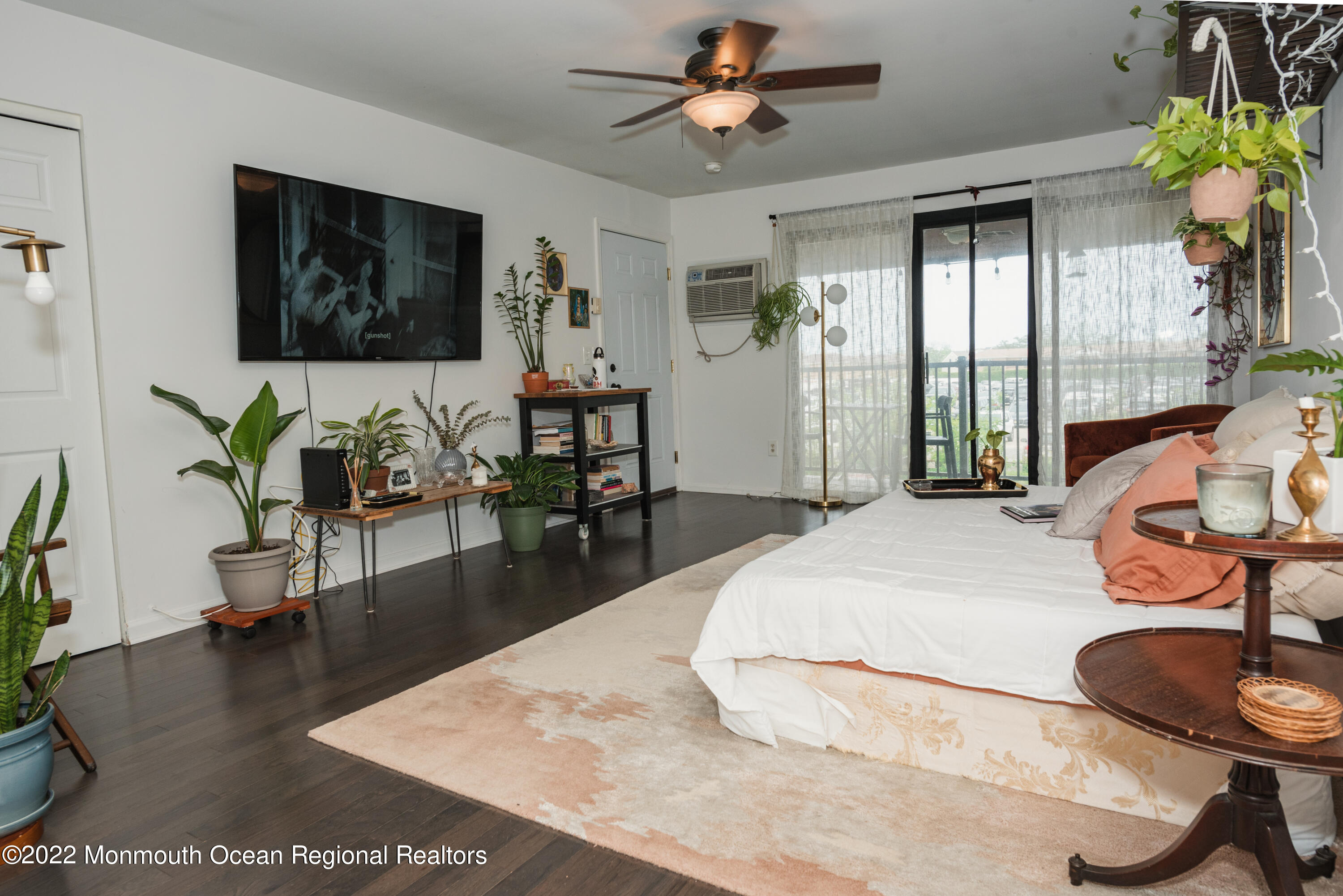 330 Shore Drive, 9