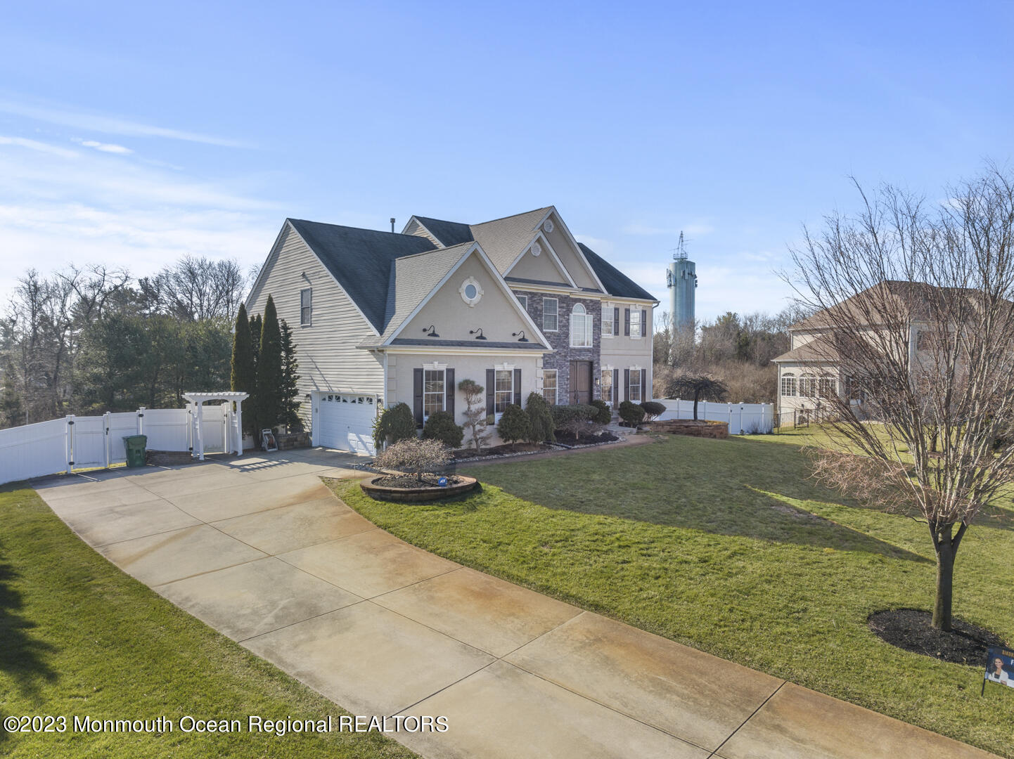 31 Stream Bank Drive