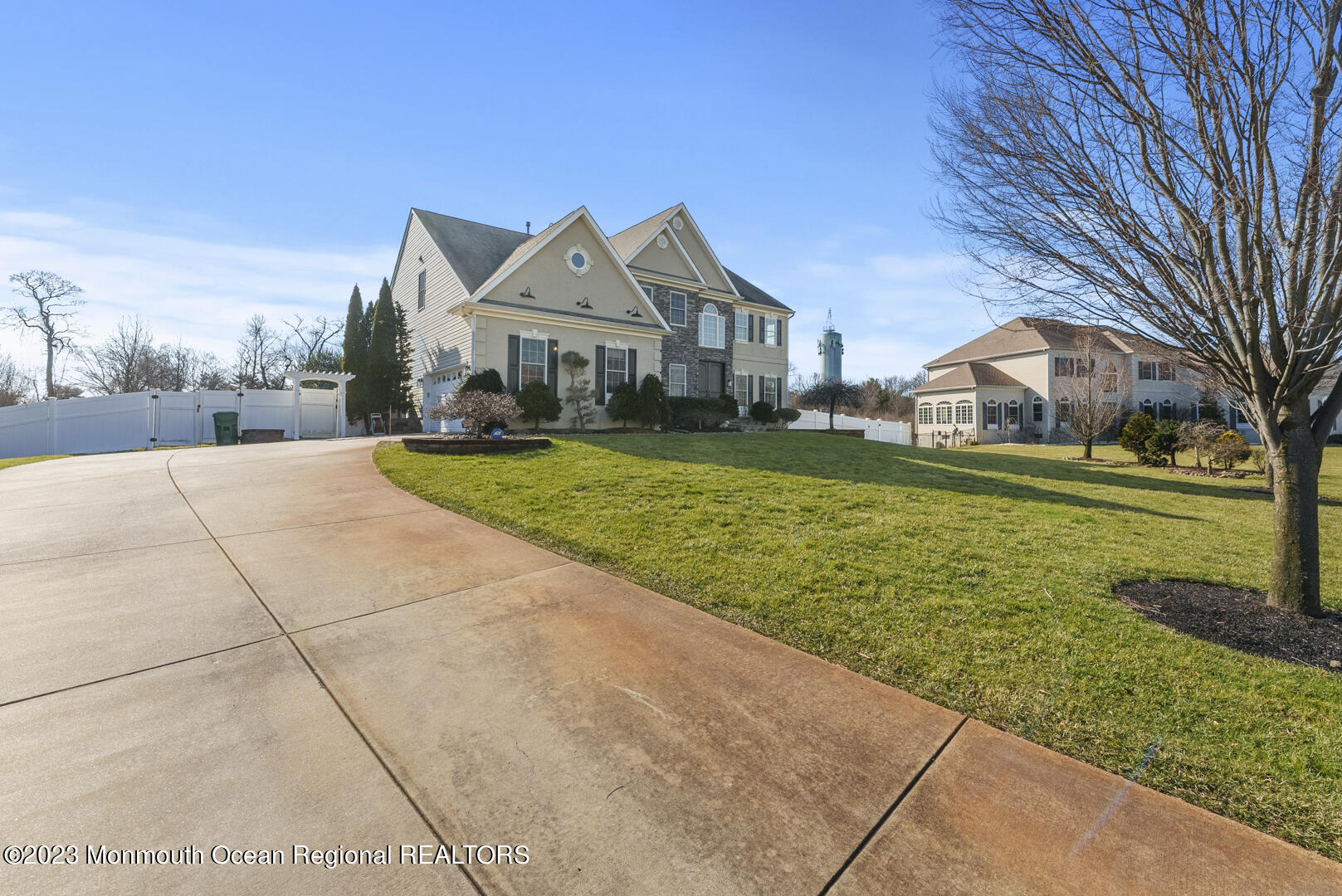 31 Stream Bank Drive