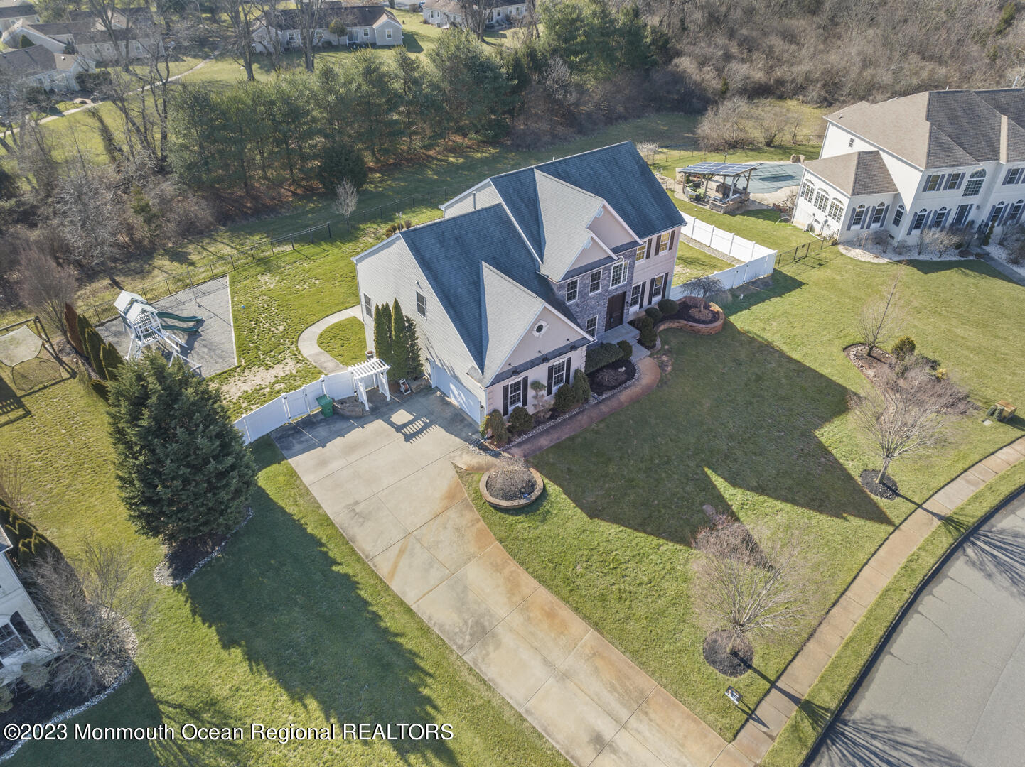 31 Stream Bank Drive
