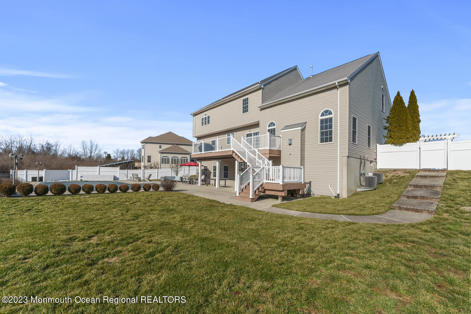 31 Stream Bank Drive
