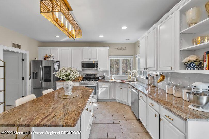 6 Opal Court