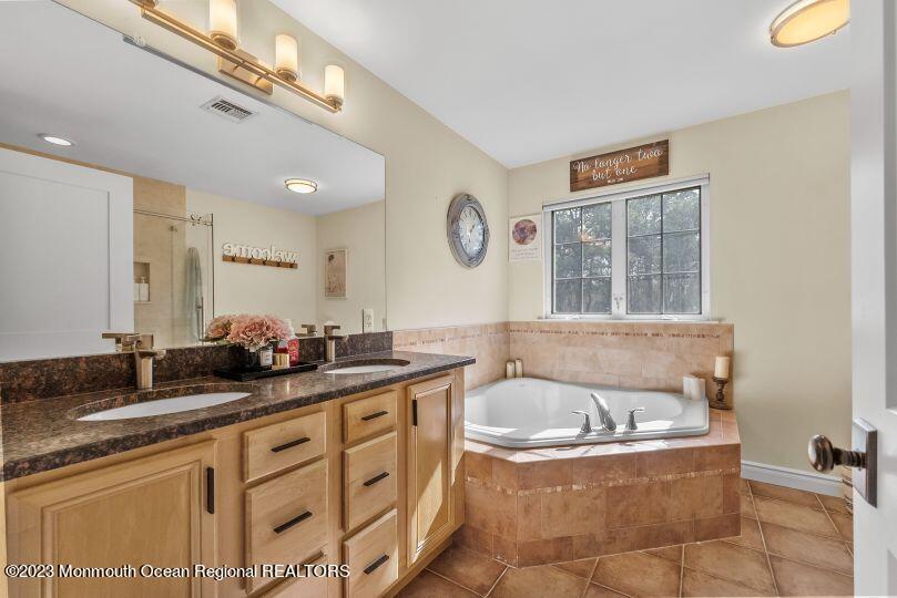 6 Opal Court