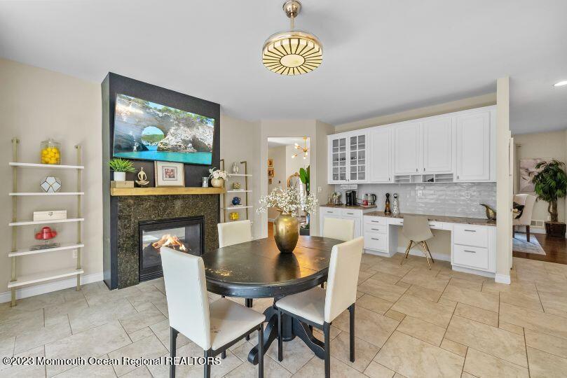 6 Opal Court