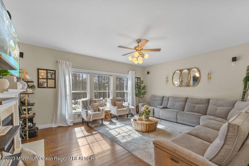 6 Opal Court