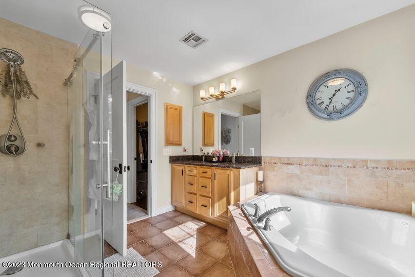 6 Opal Court