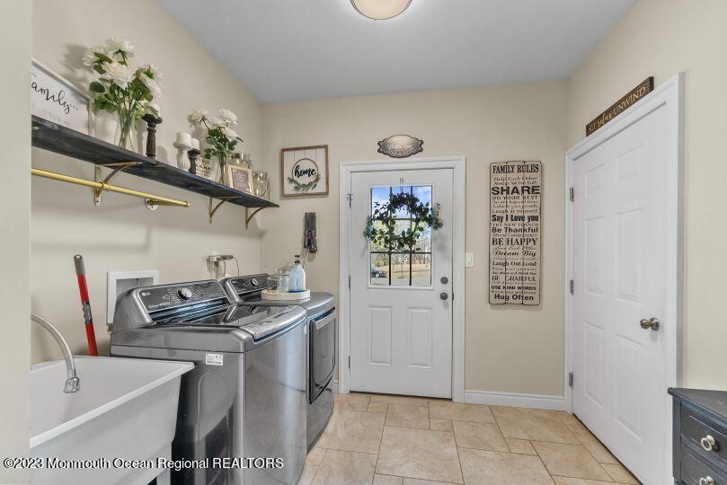 6 Opal Court