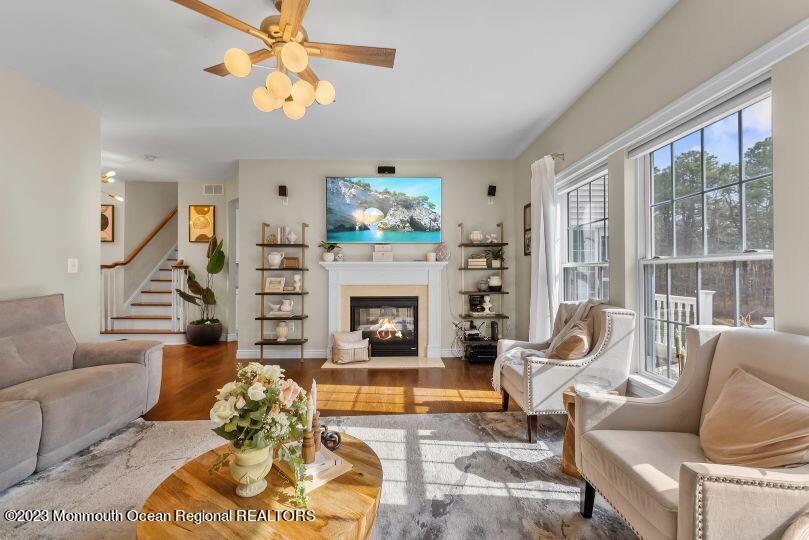 6 Opal Court
