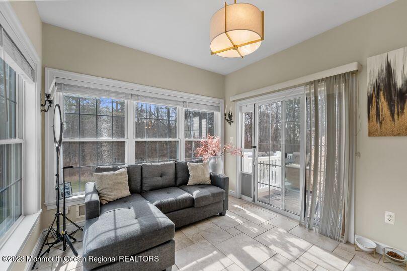 6 Opal Court