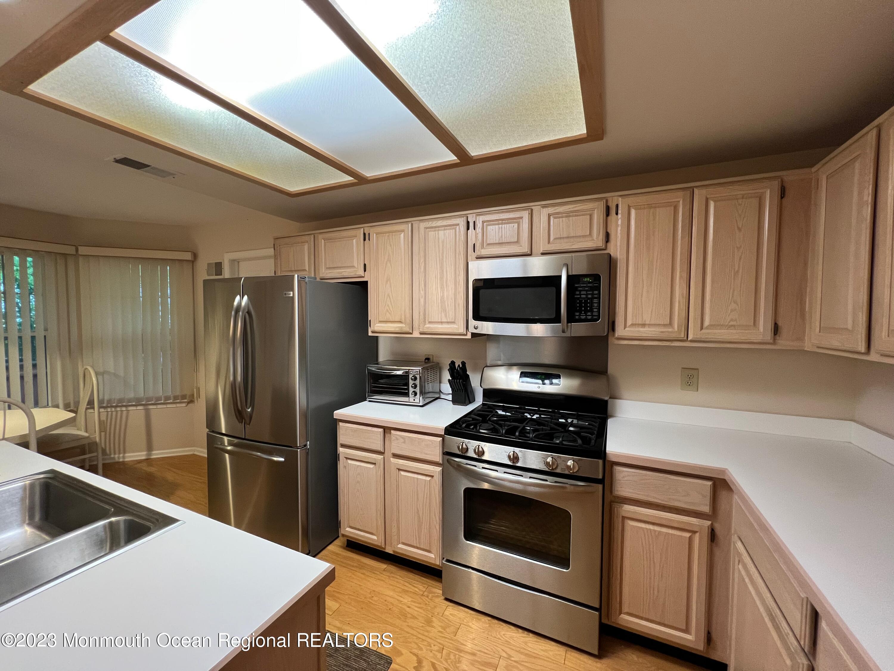 1228A Thornbury Lane
