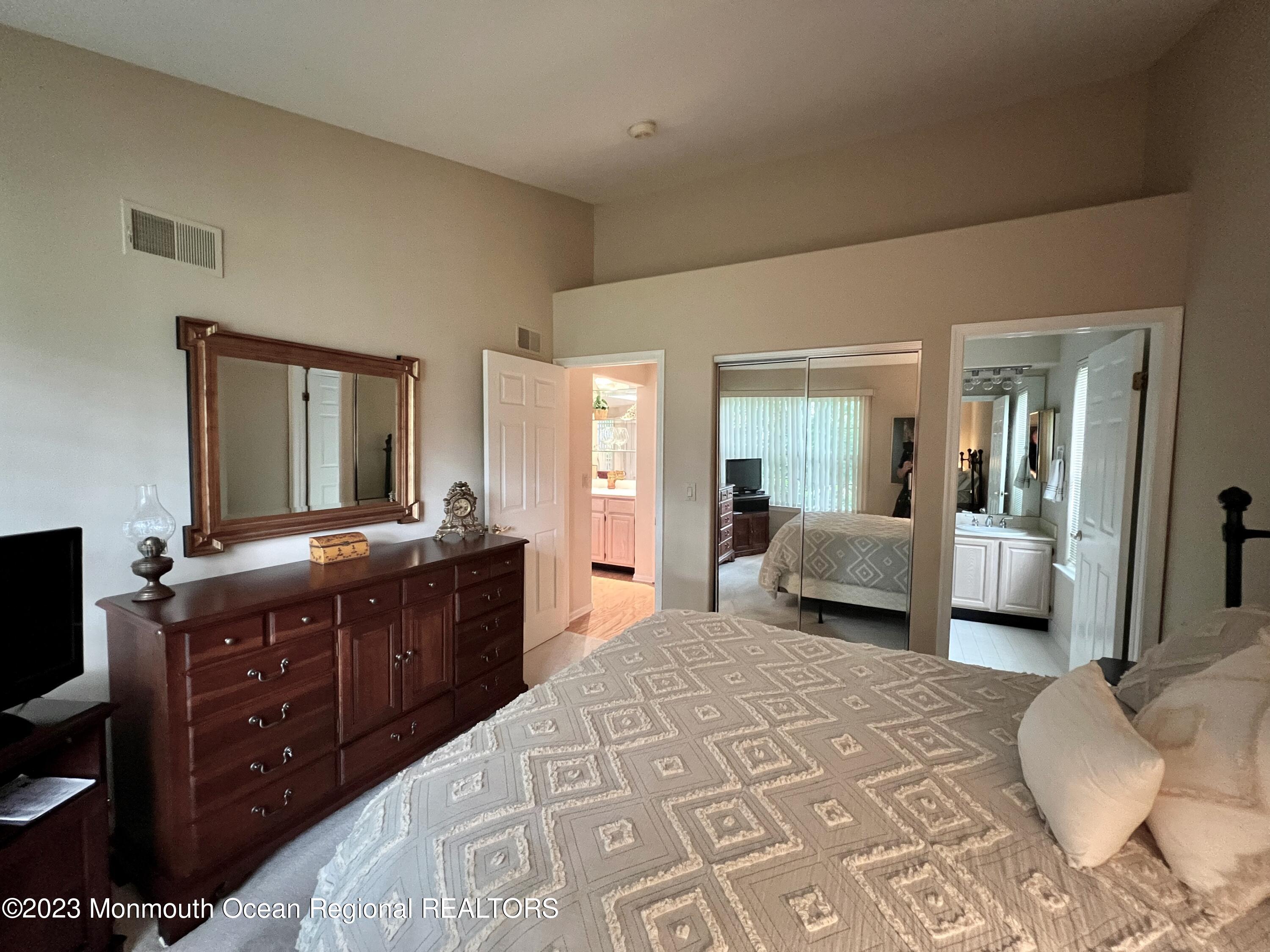 1228A Thornbury Lane