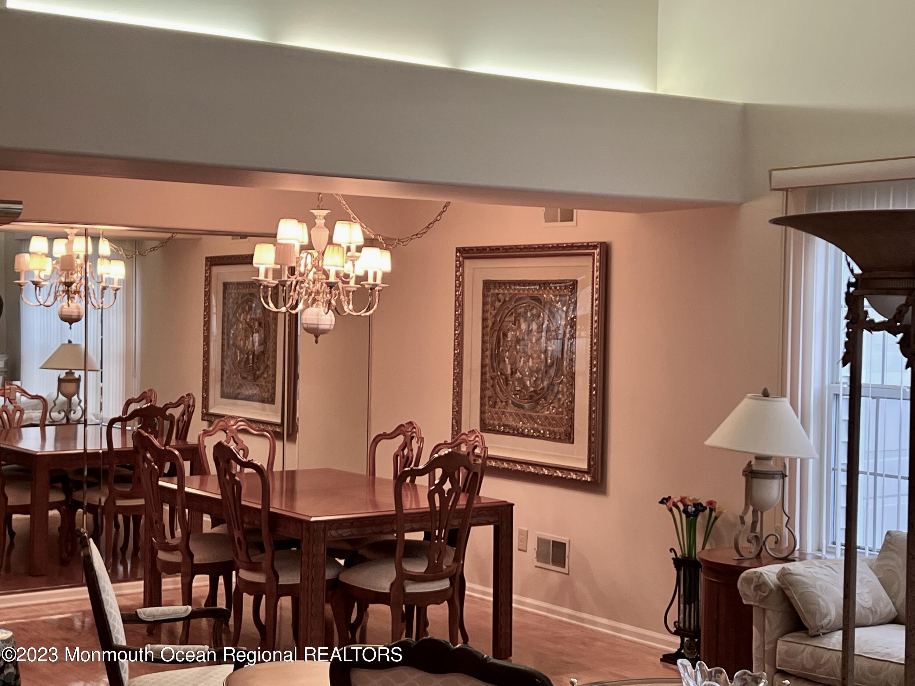 1228A Thornbury Lane