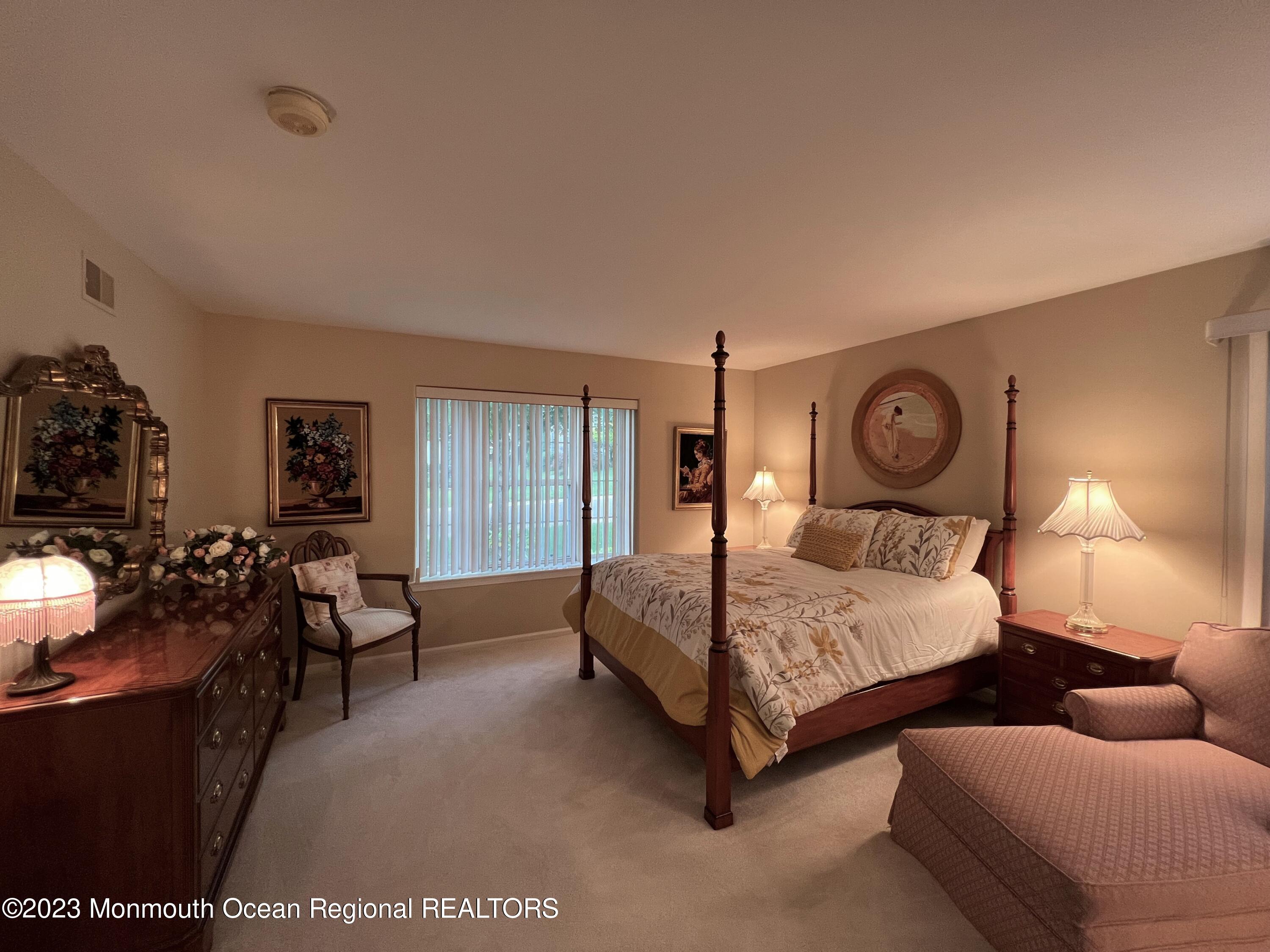 1228A Thornbury Lane