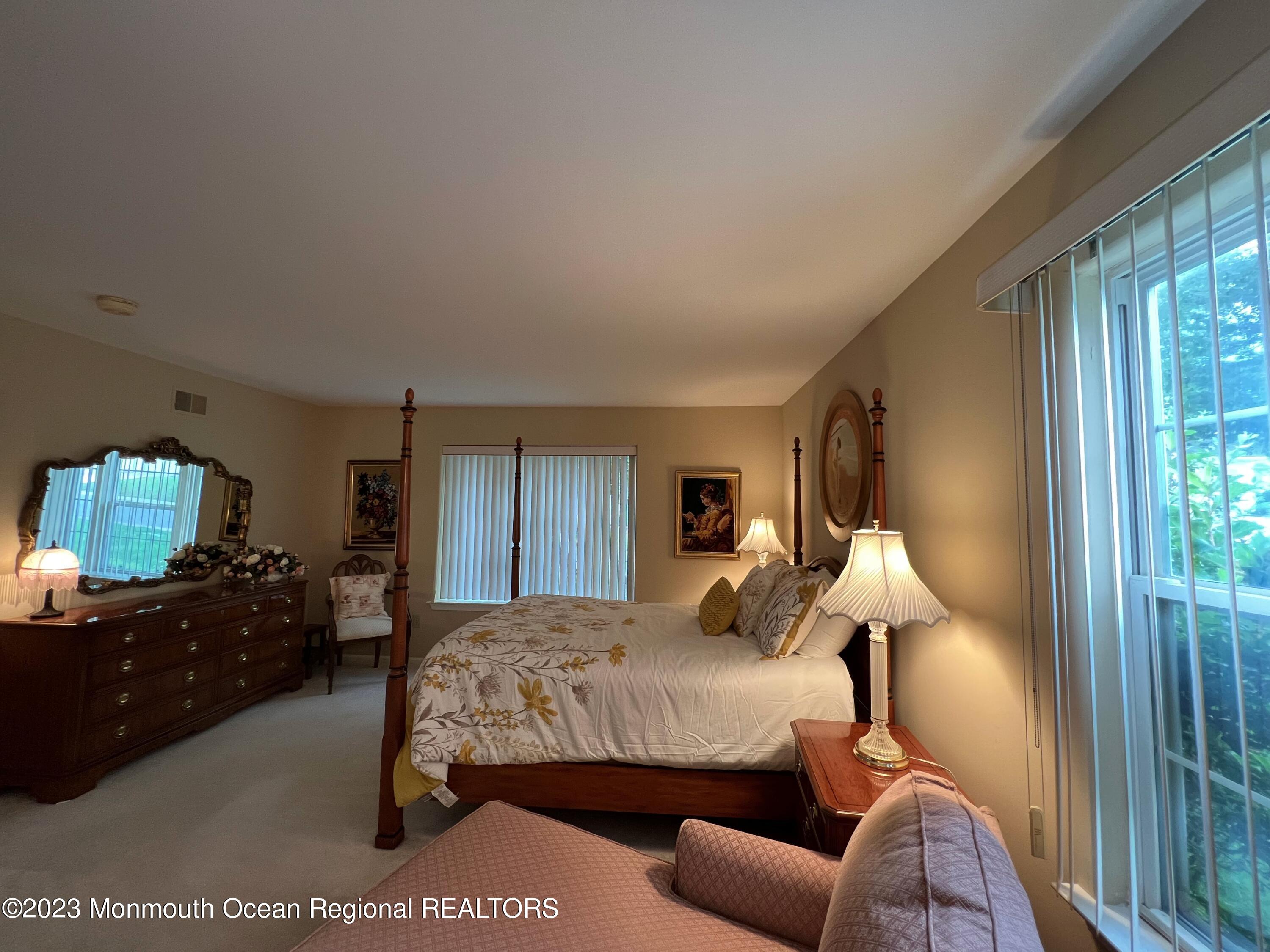 1228A Thornbury Lane