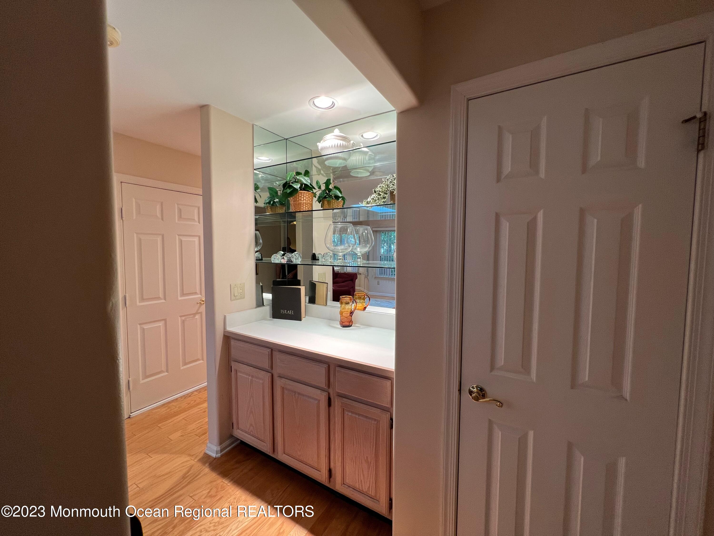 1228A Thornbury Lane