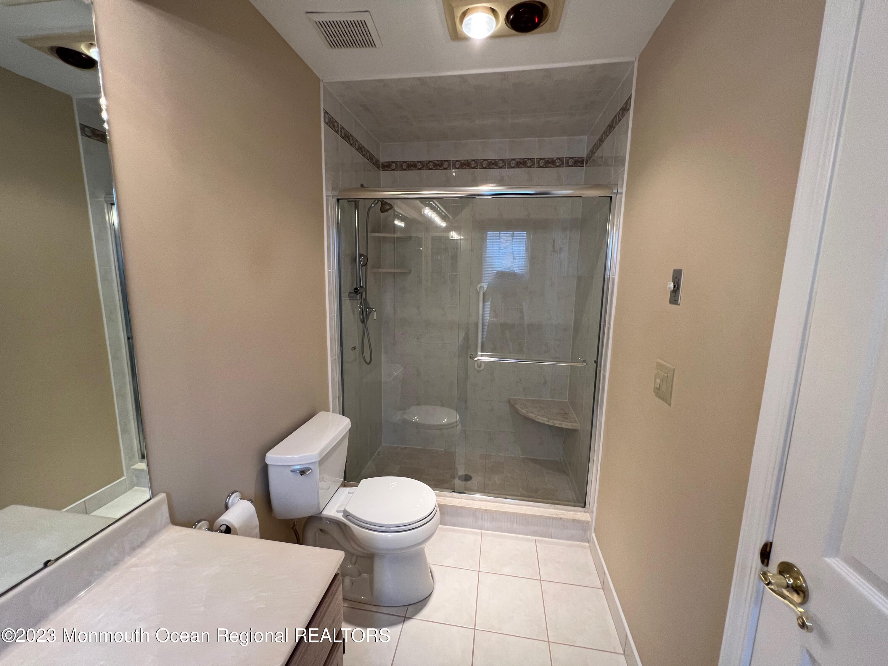 1228A Thornbury Lane