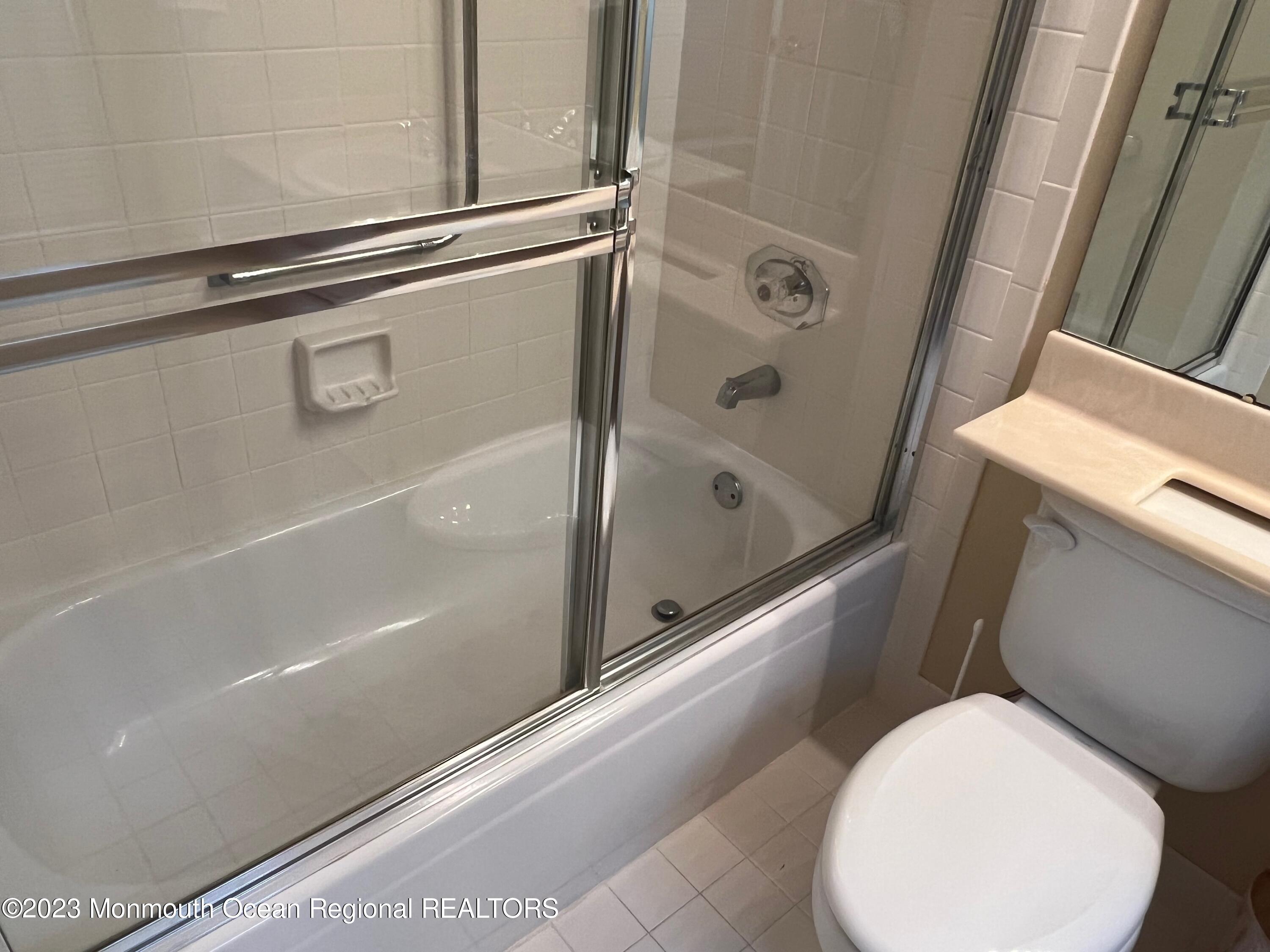 1228A Thornbury Lane