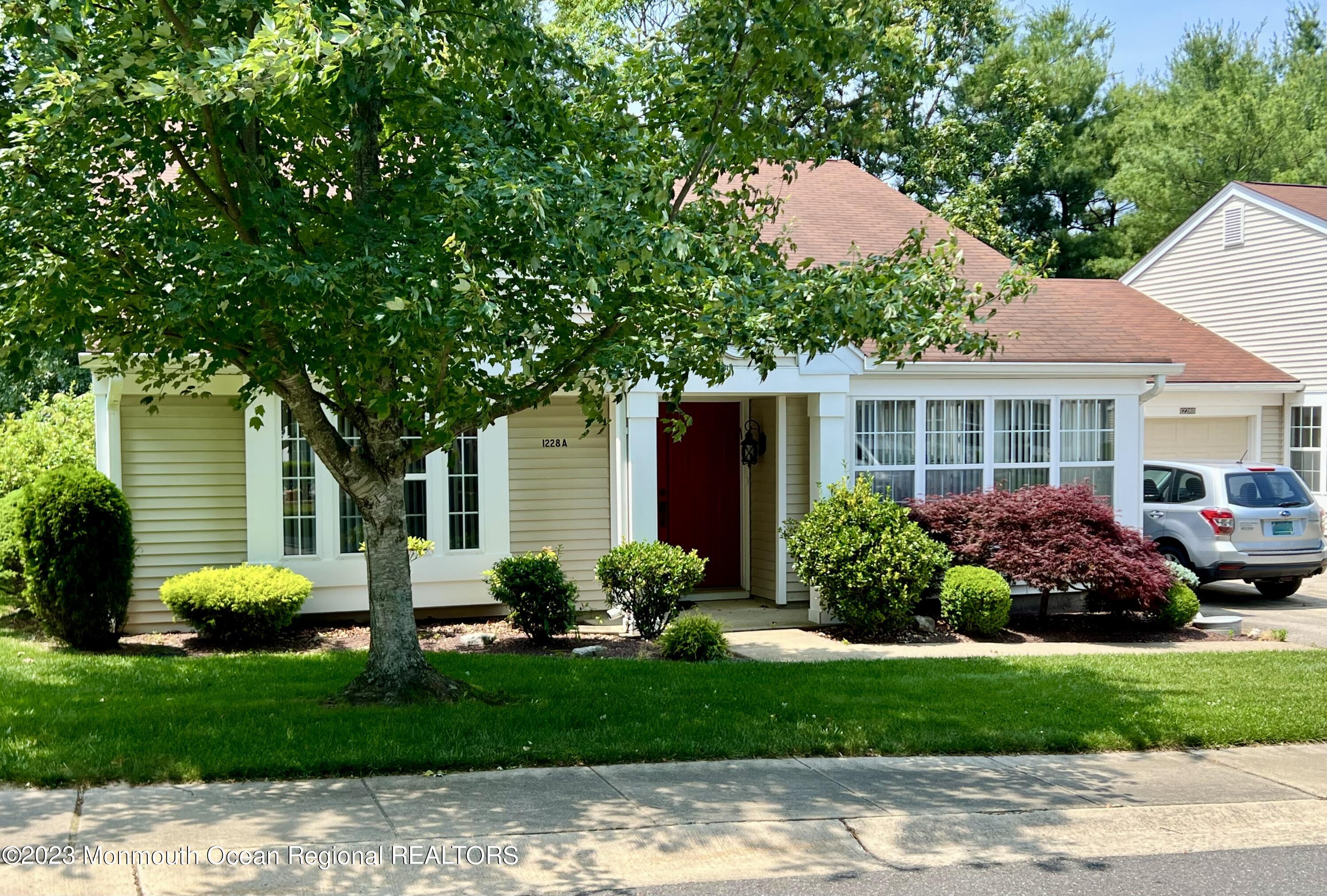1228A Thornbury Lane