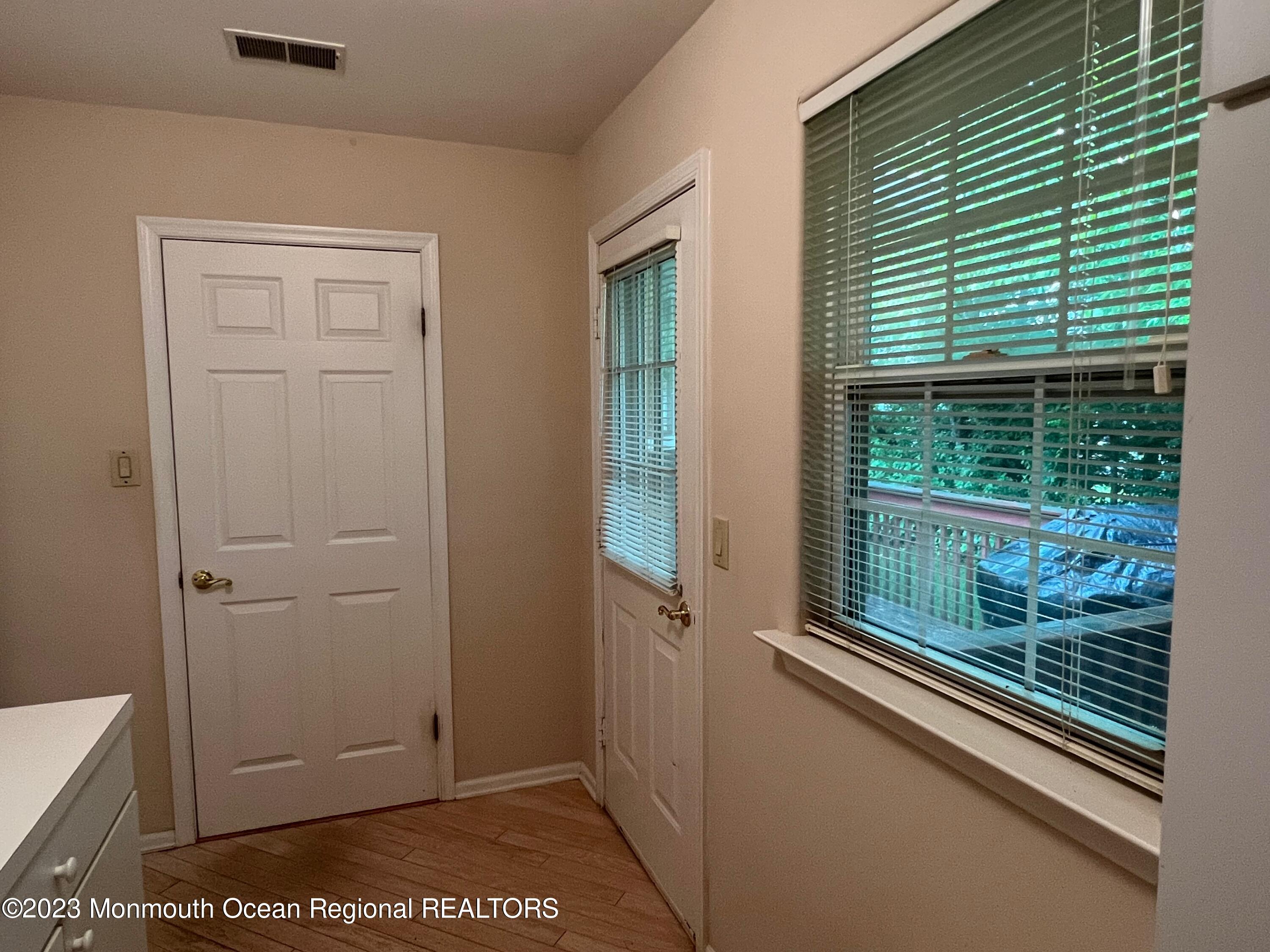 1228A Thornbury Lane