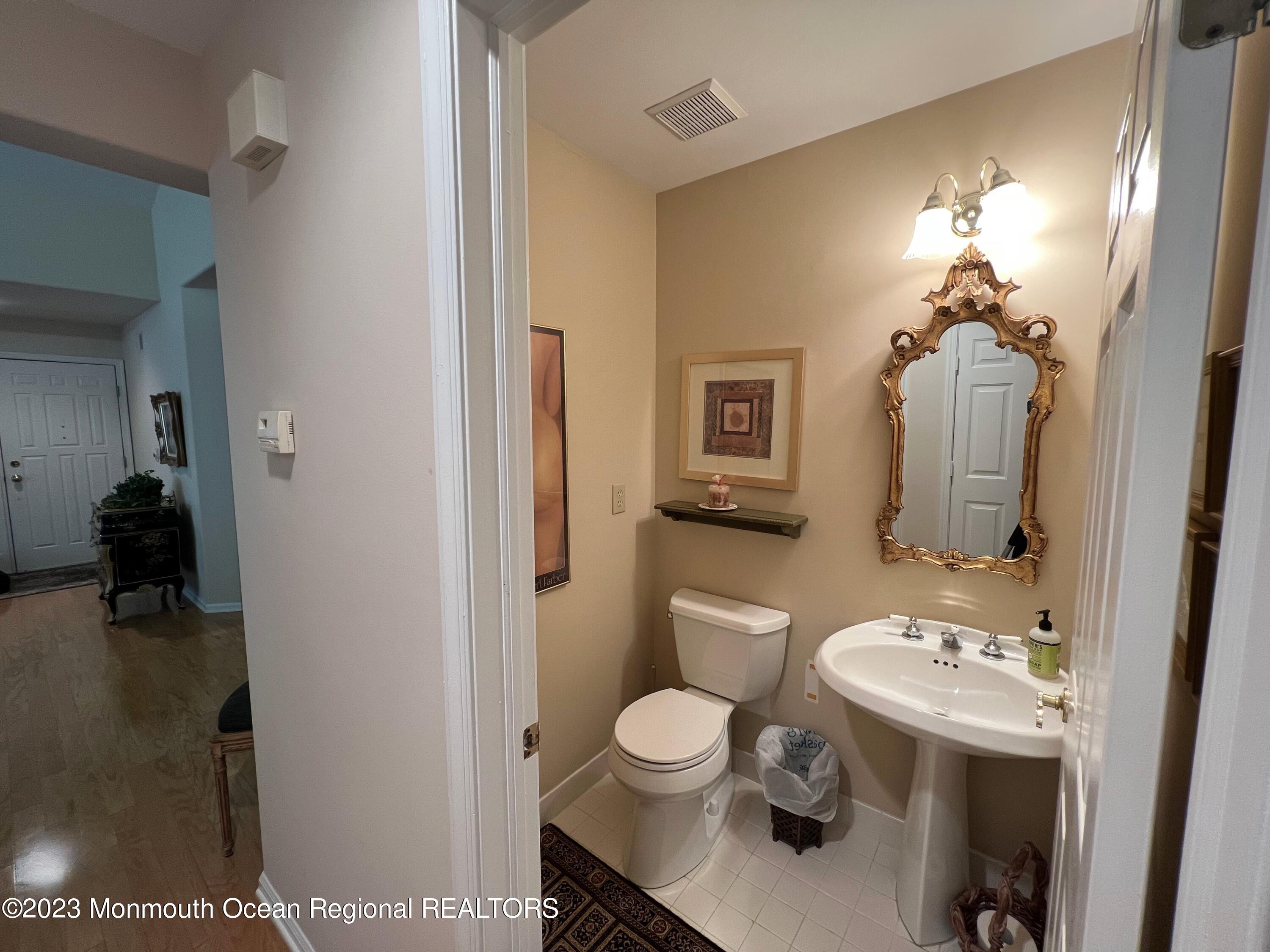 1228A Thornbury Lane