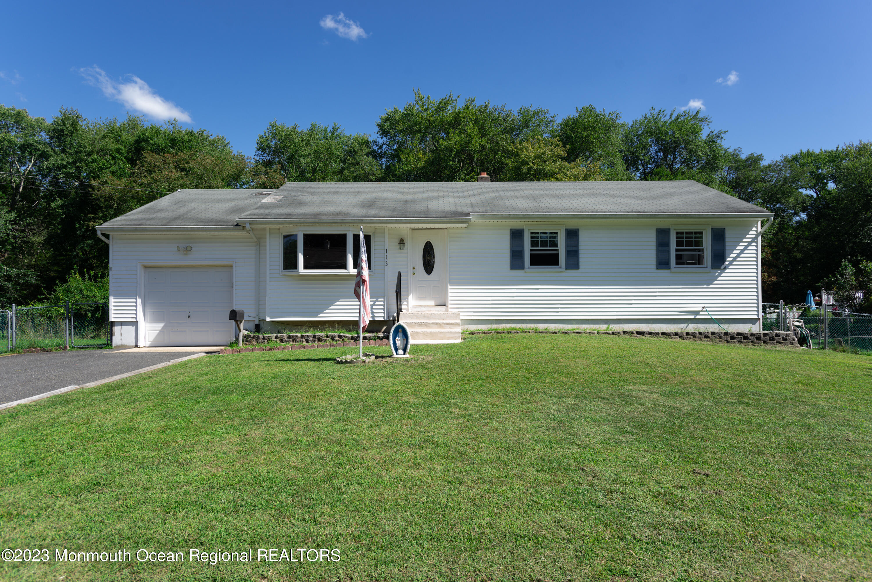 113 Darien Road