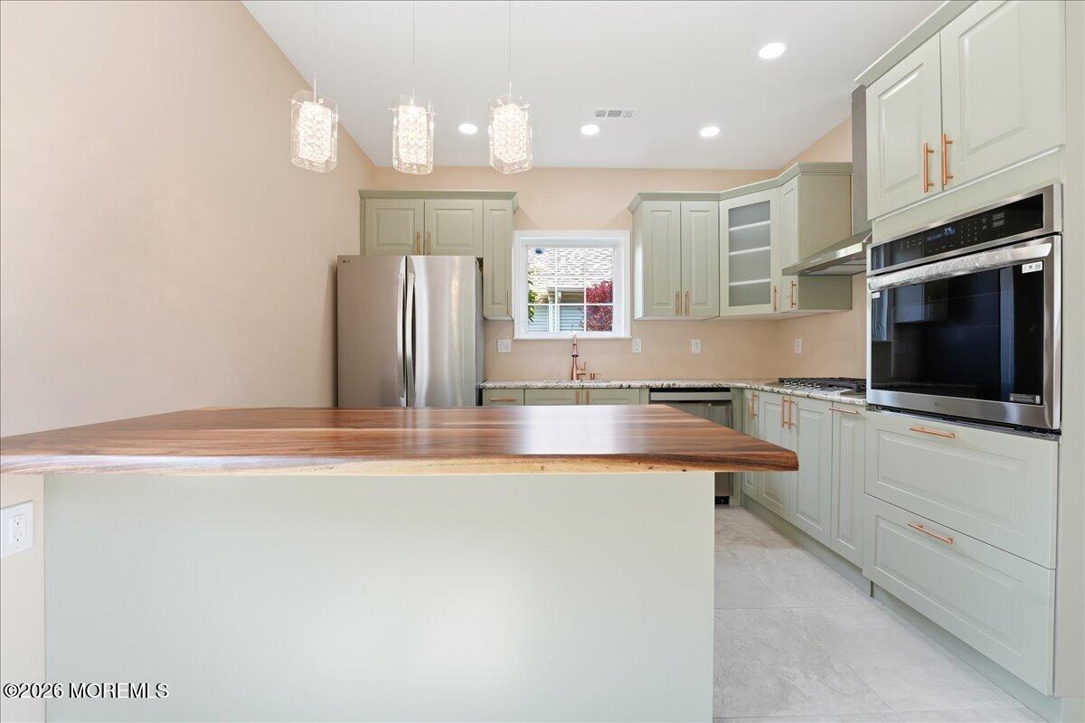32 Gabriella Circle