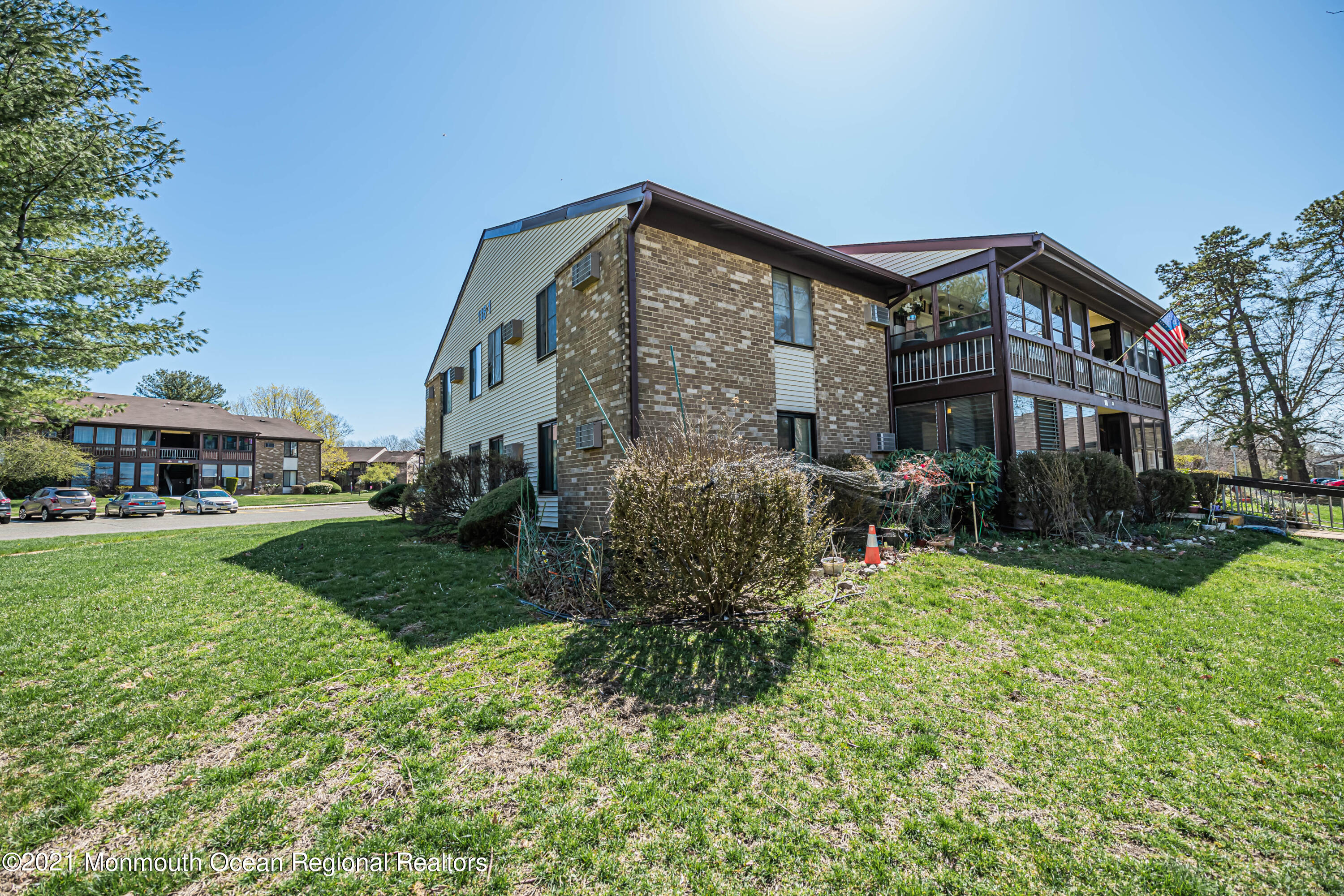 118 Amberly Drive J