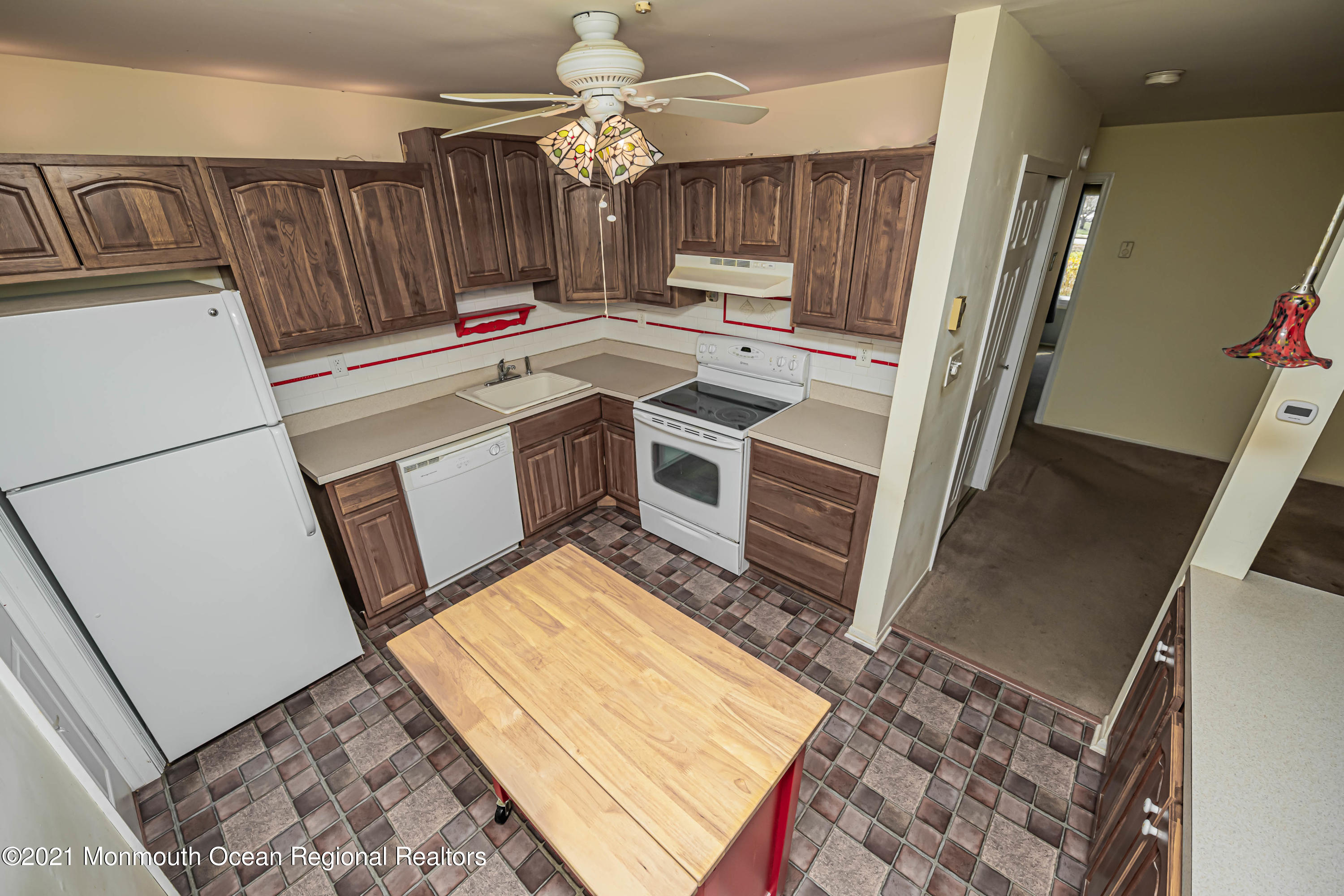 118 Amberly Drive J