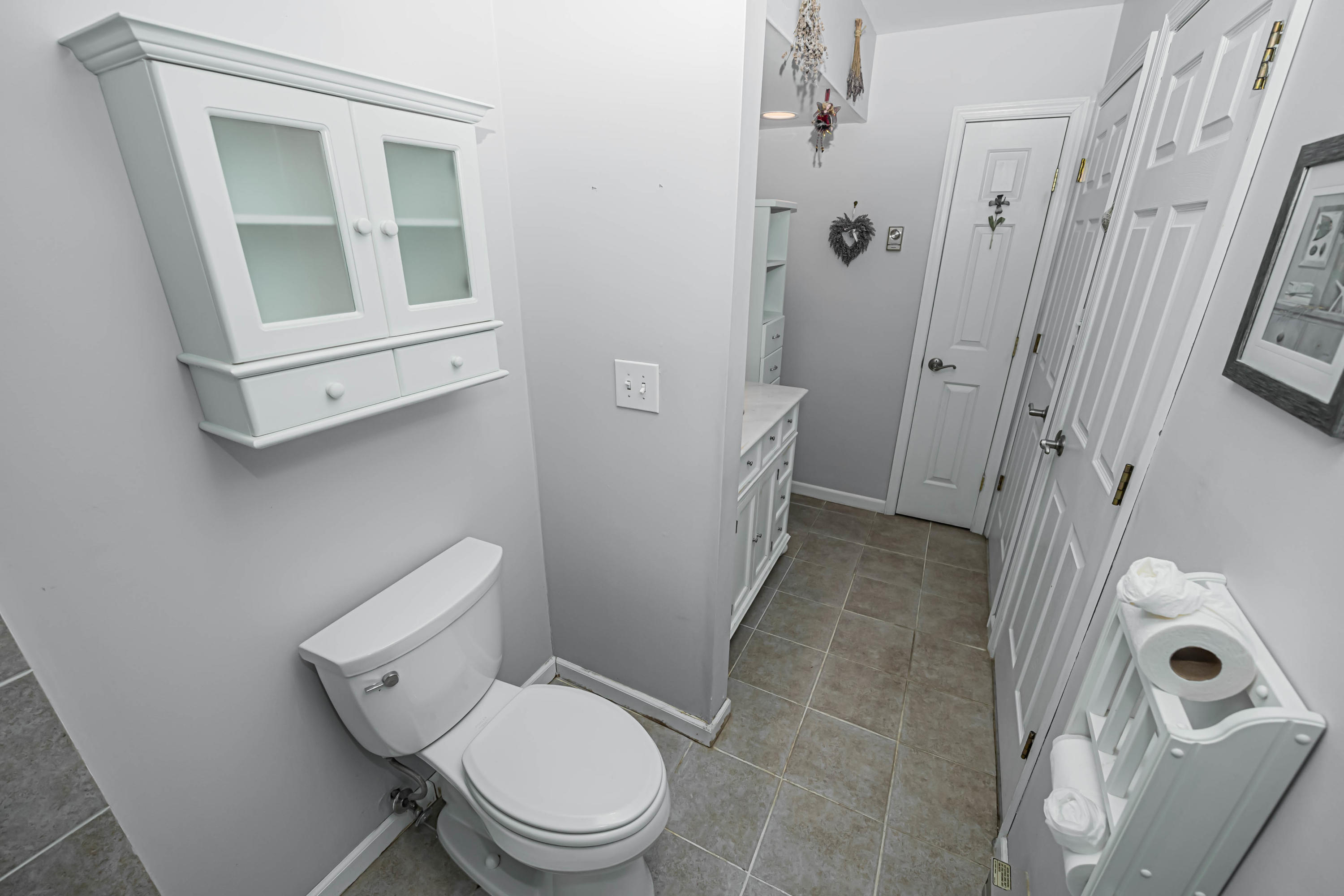 118 Amberly Drive J