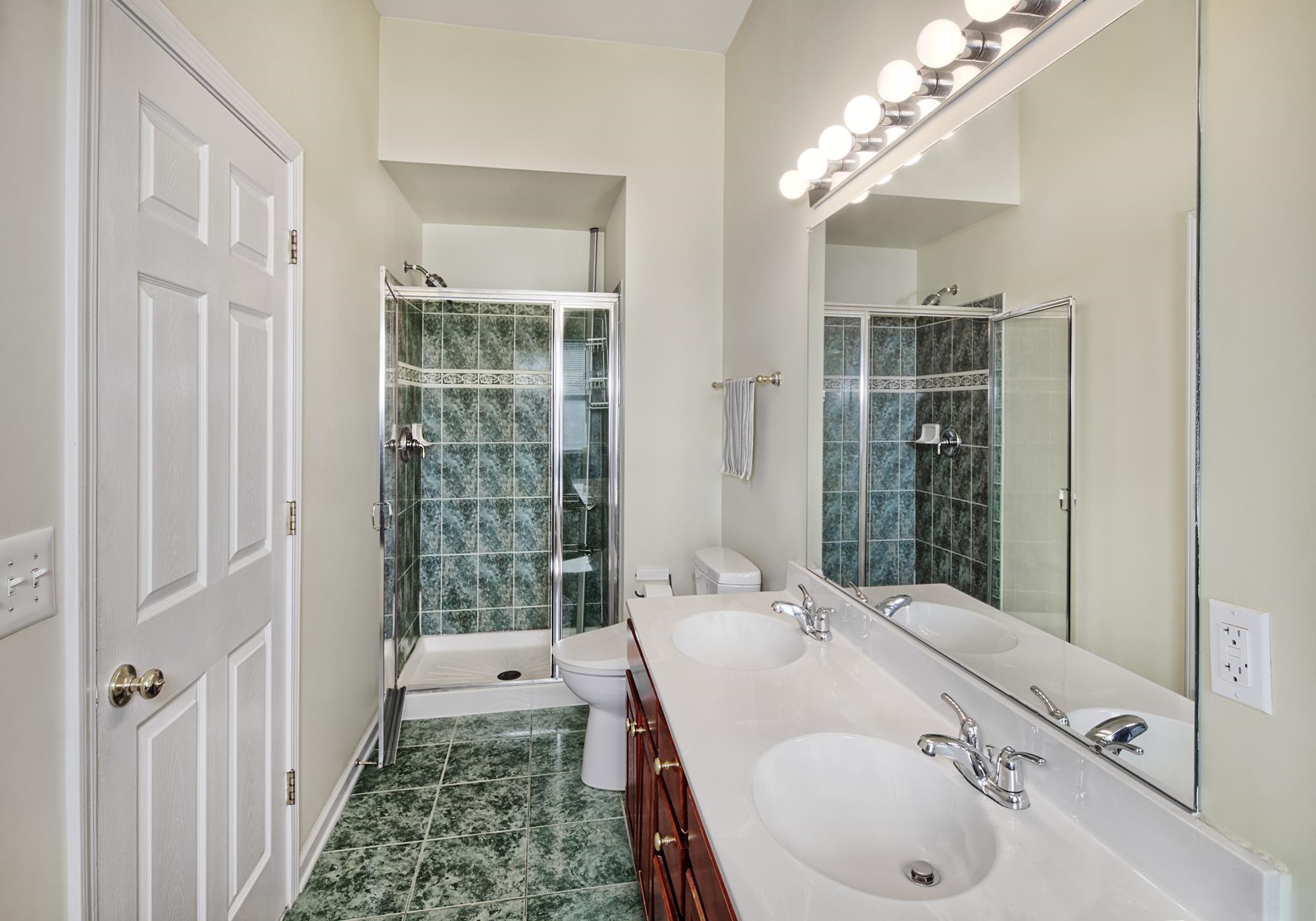 398 KINGSTON CT