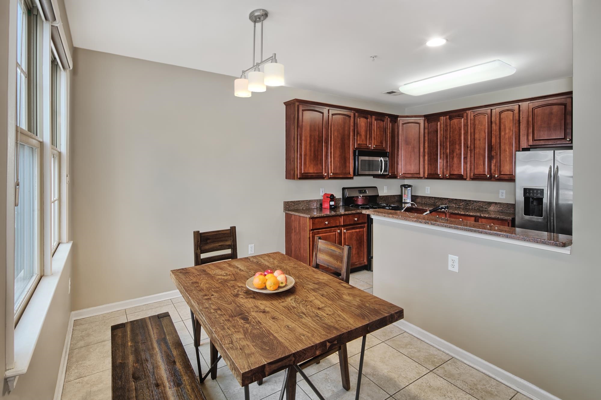 398 KINGSTON CT