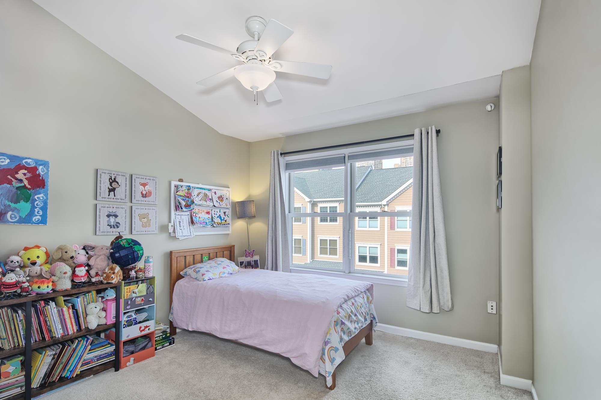 398 KINGSTON CT