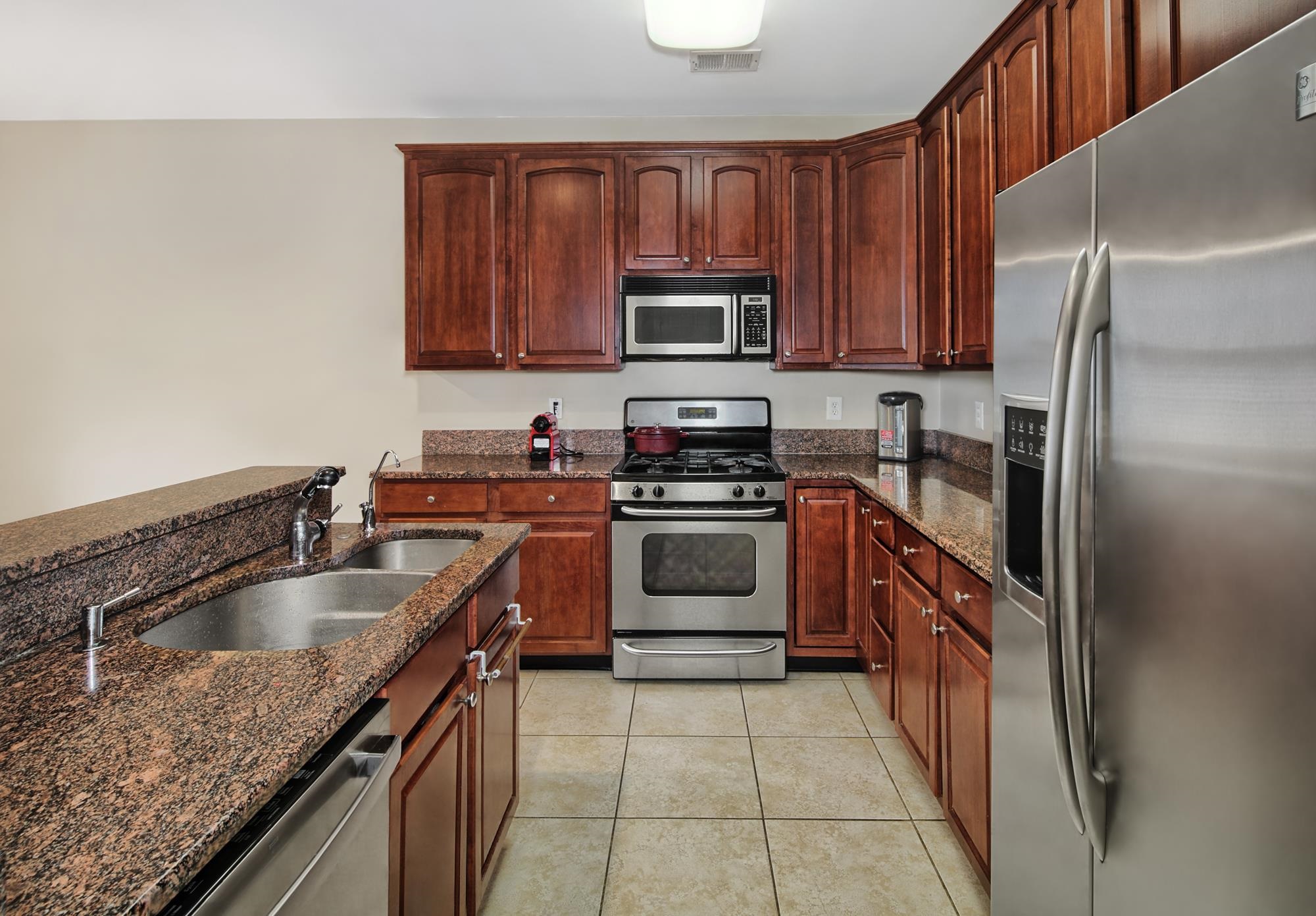 398 KINGSTON CT