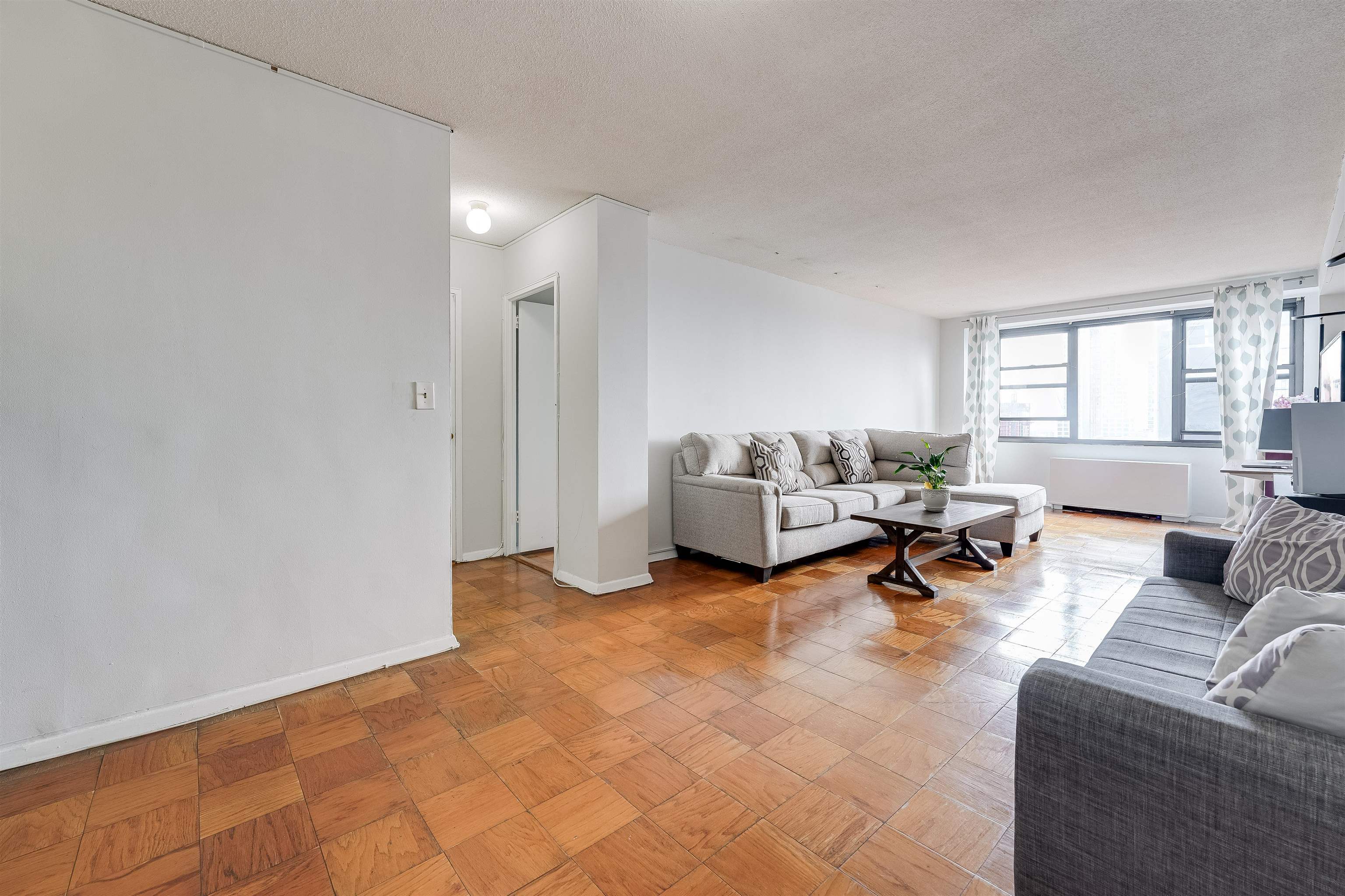 201 ST PAULS AVE Unit 17F