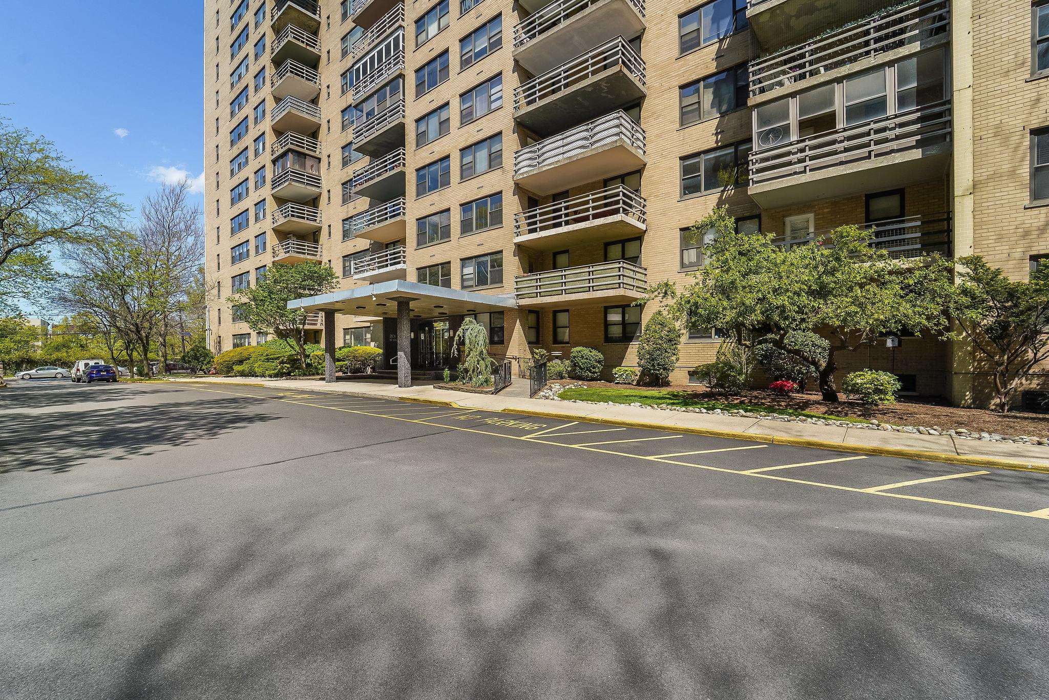 201 ST PAULS AVE Unit 17F