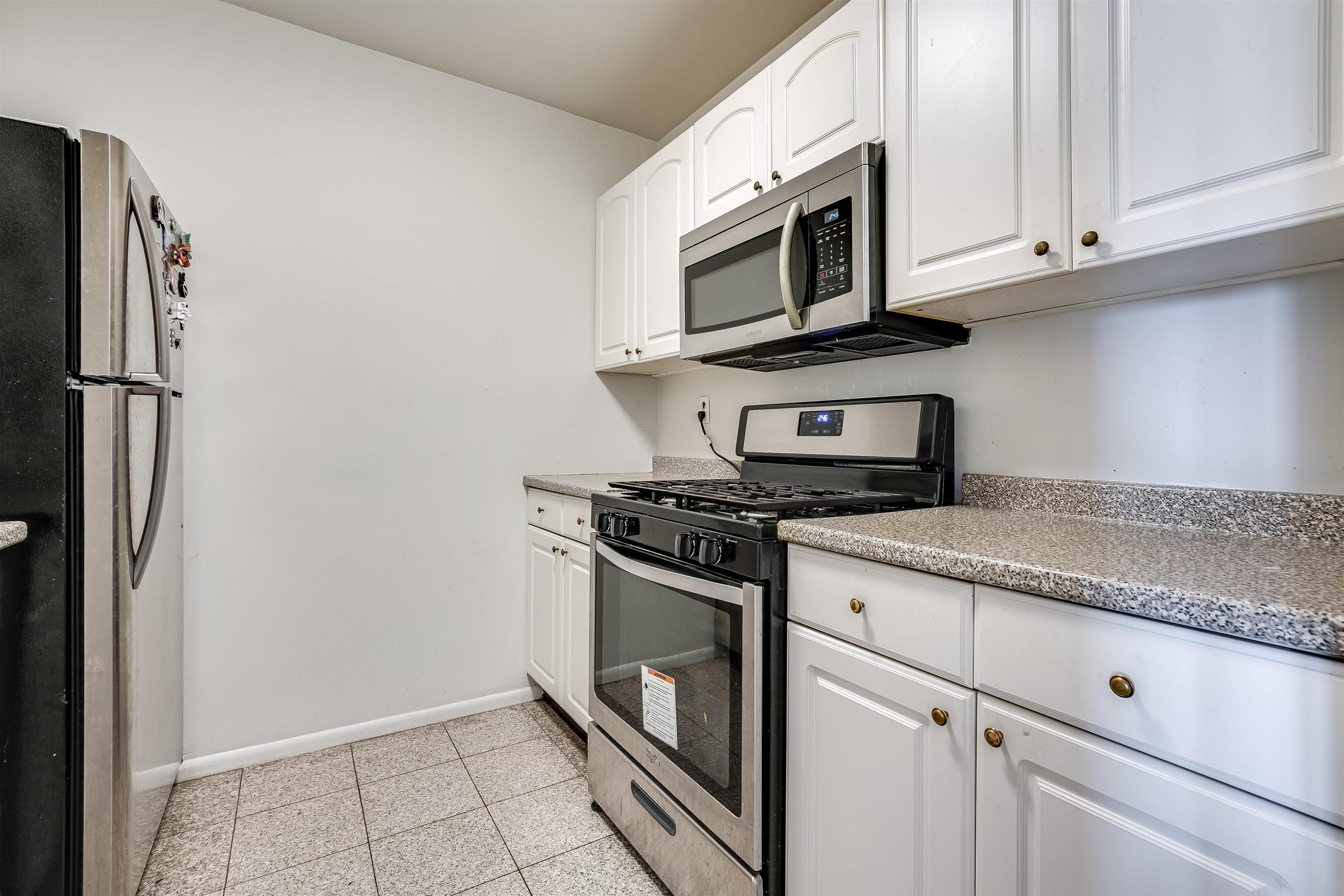 201 ST PAULS AVE Unit 17F