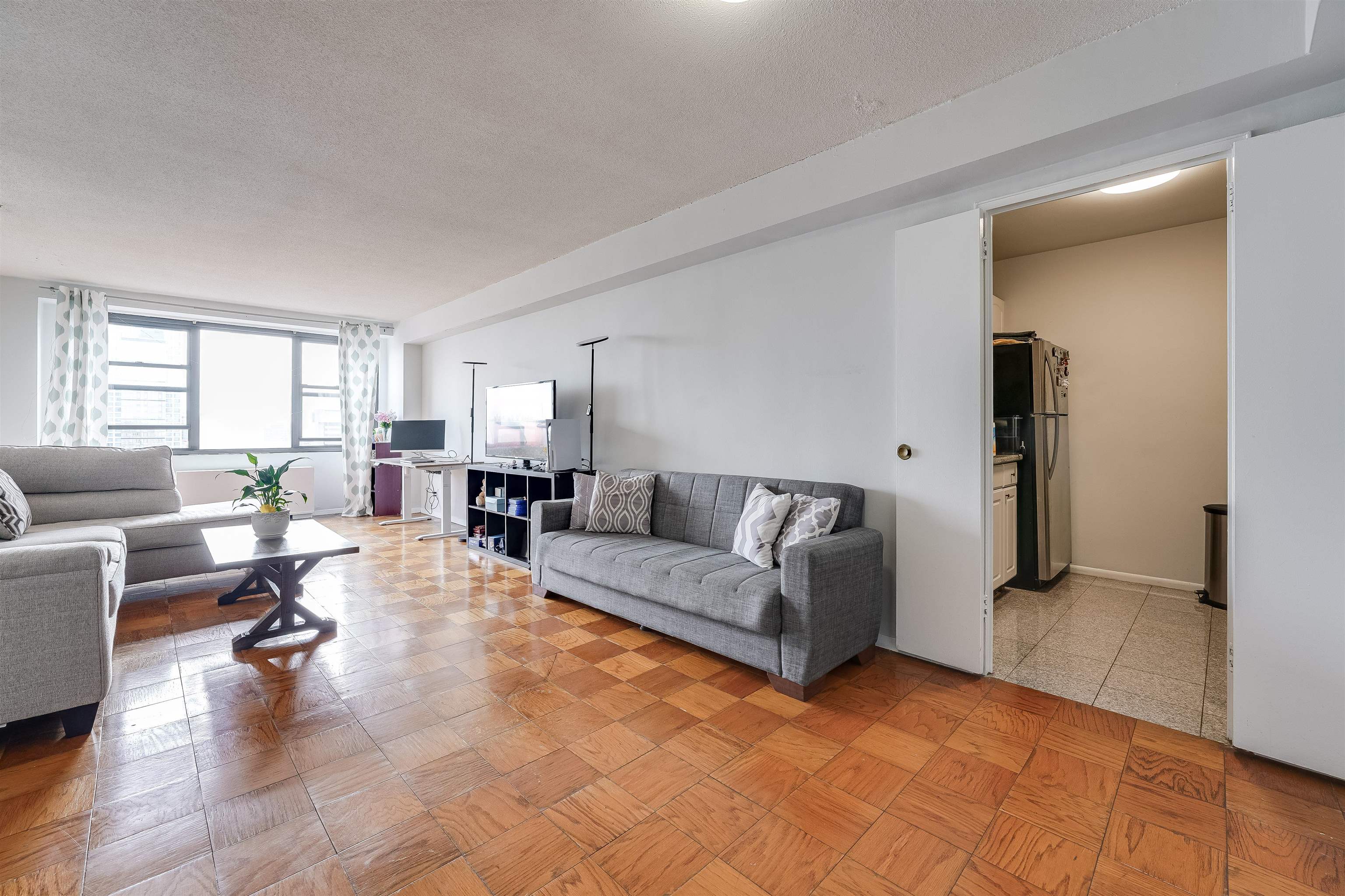 201 ST PAULS AVE Unit 17F