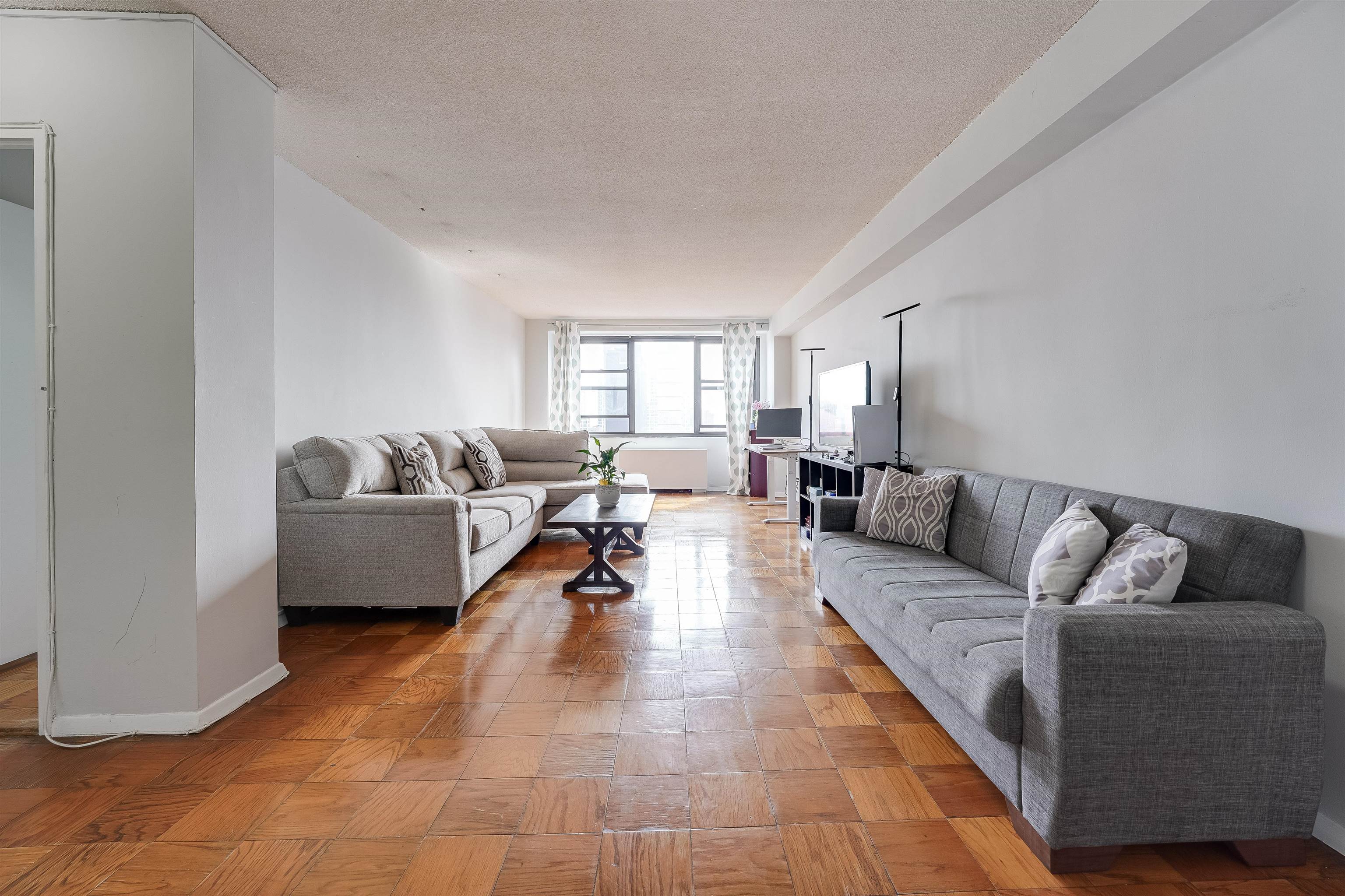 201 ST PAULS AVE Unit 17F